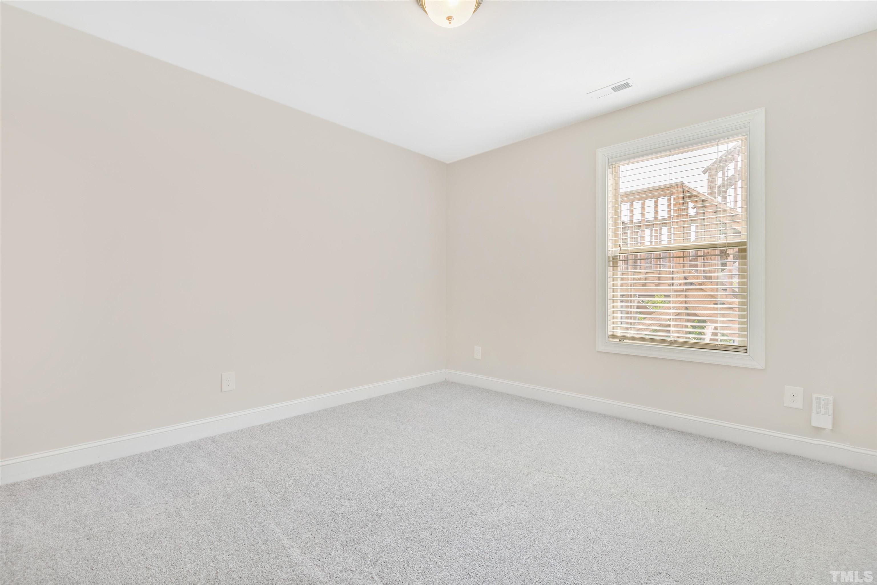 223 Alamosa Place Property Photo 33