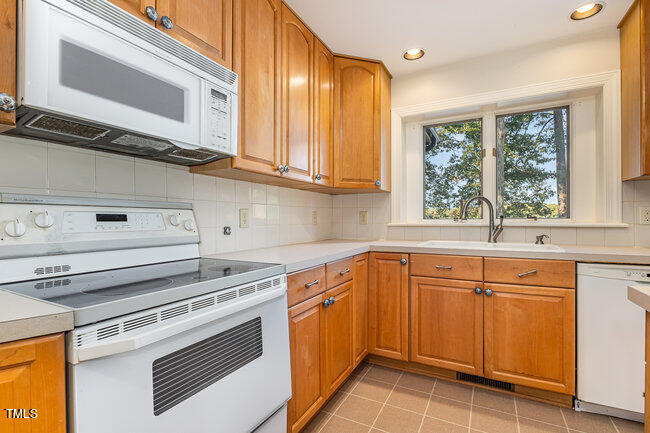 104 Fawn Cove Property Photo 12