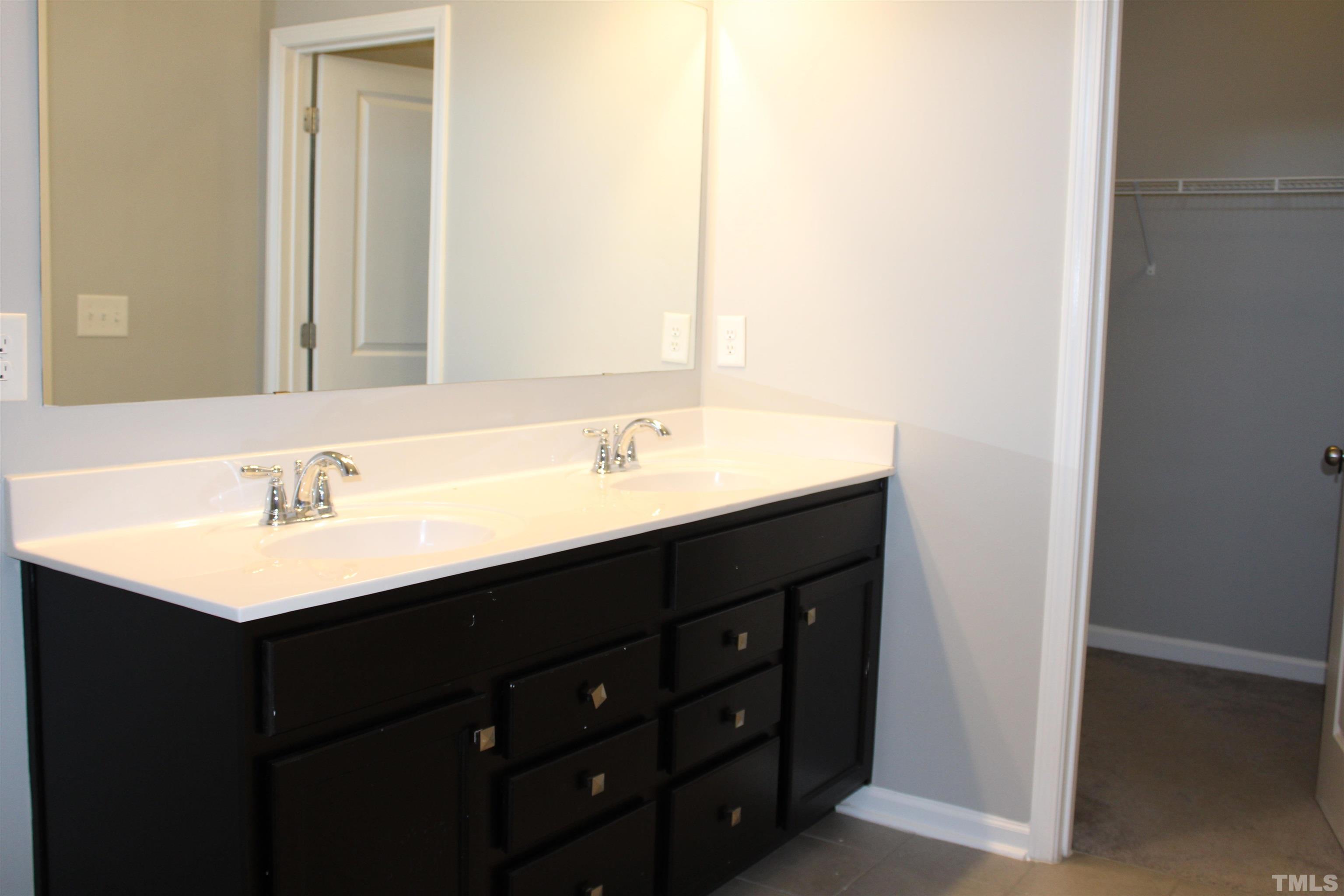 587 Grand Central Station Property Photo 18
