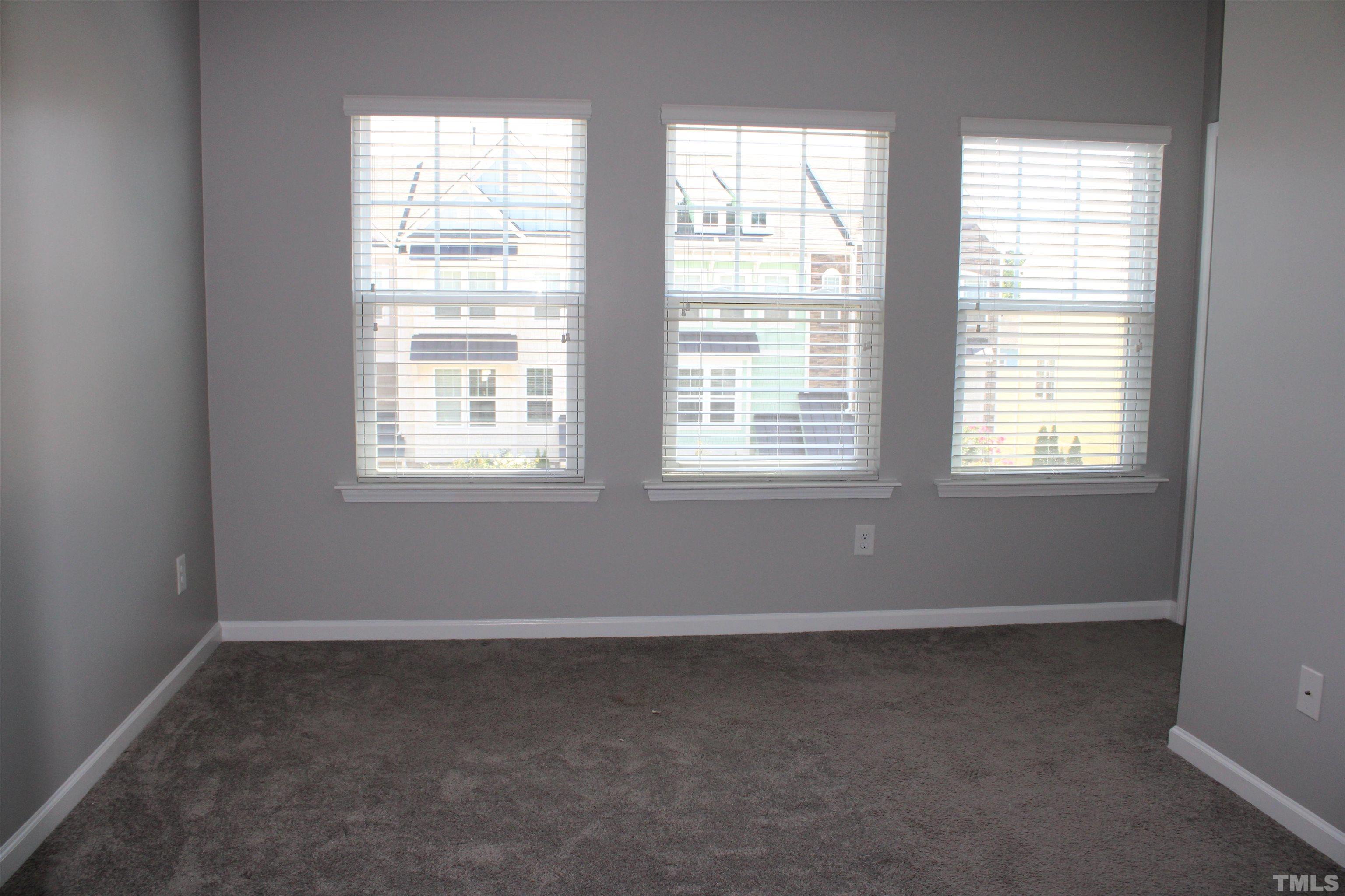 587 Grand Central Station Property Photo 19