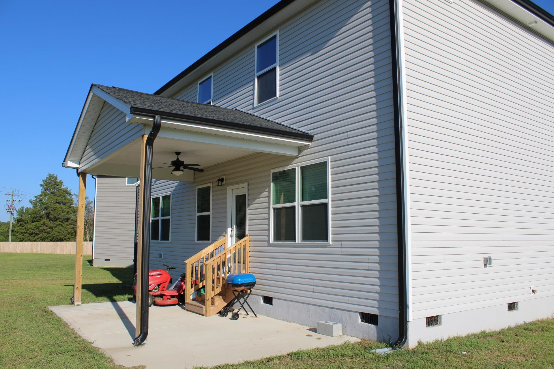 363 Avery Meadows Drive Property Photo 8