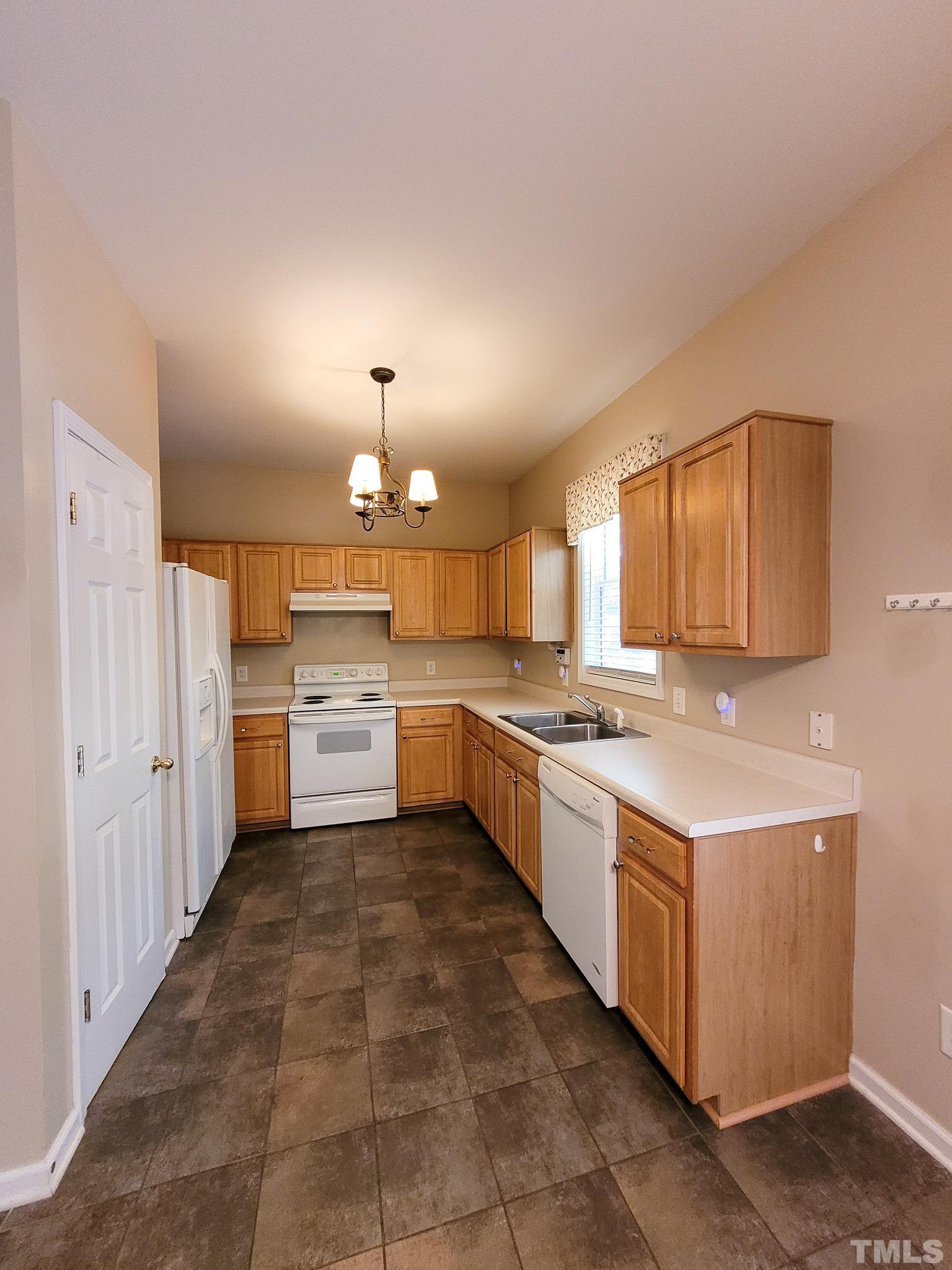 2405 Newby Court Property Photo 9