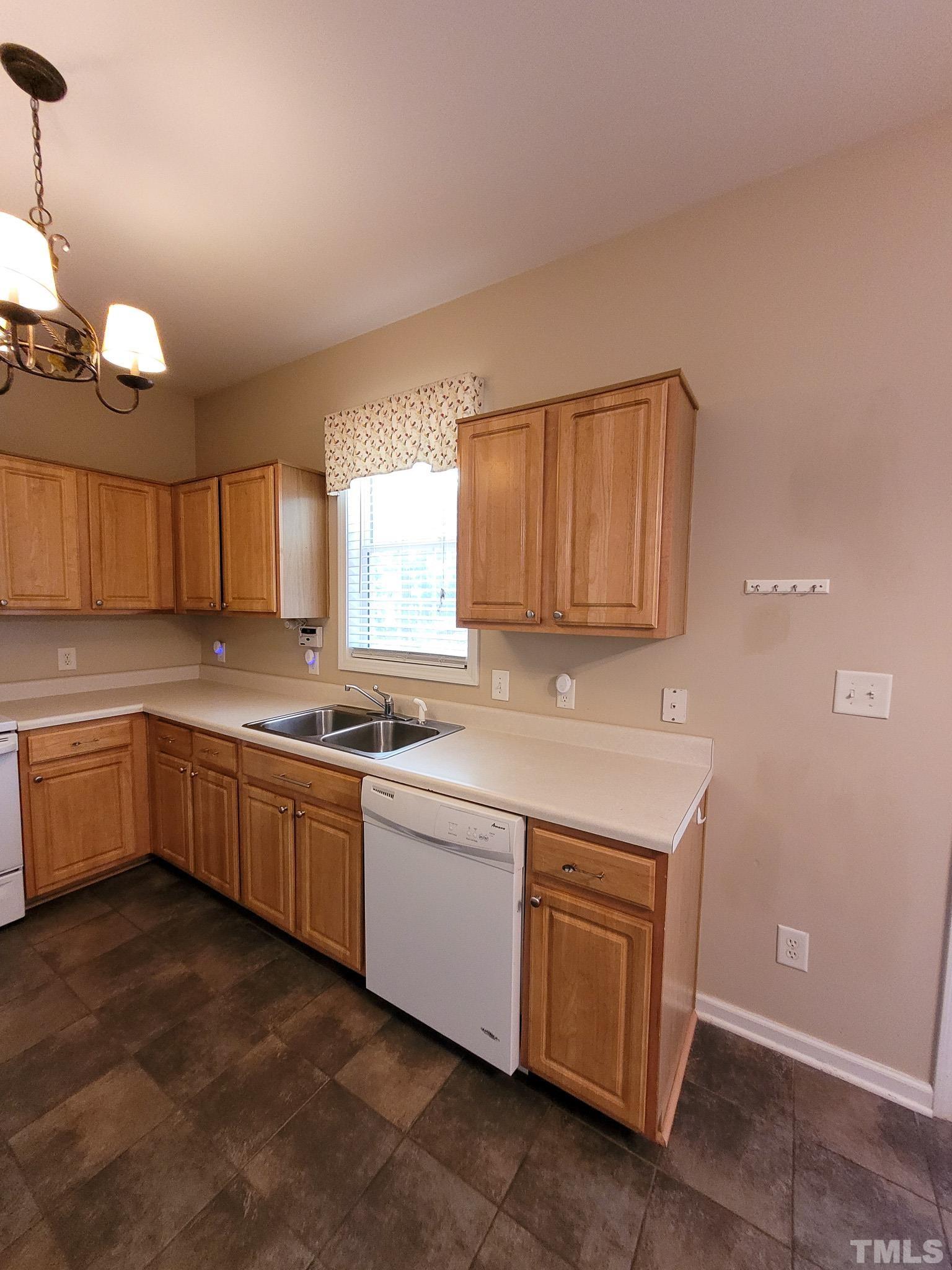 2405 Newby Court Property Photo 10