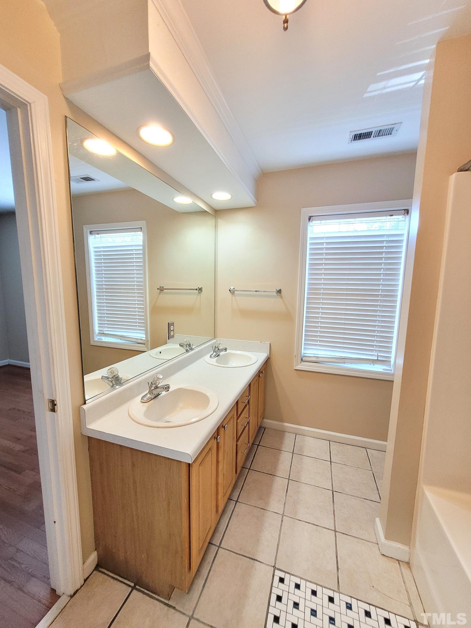 2405 Newby Court Property Photo 27