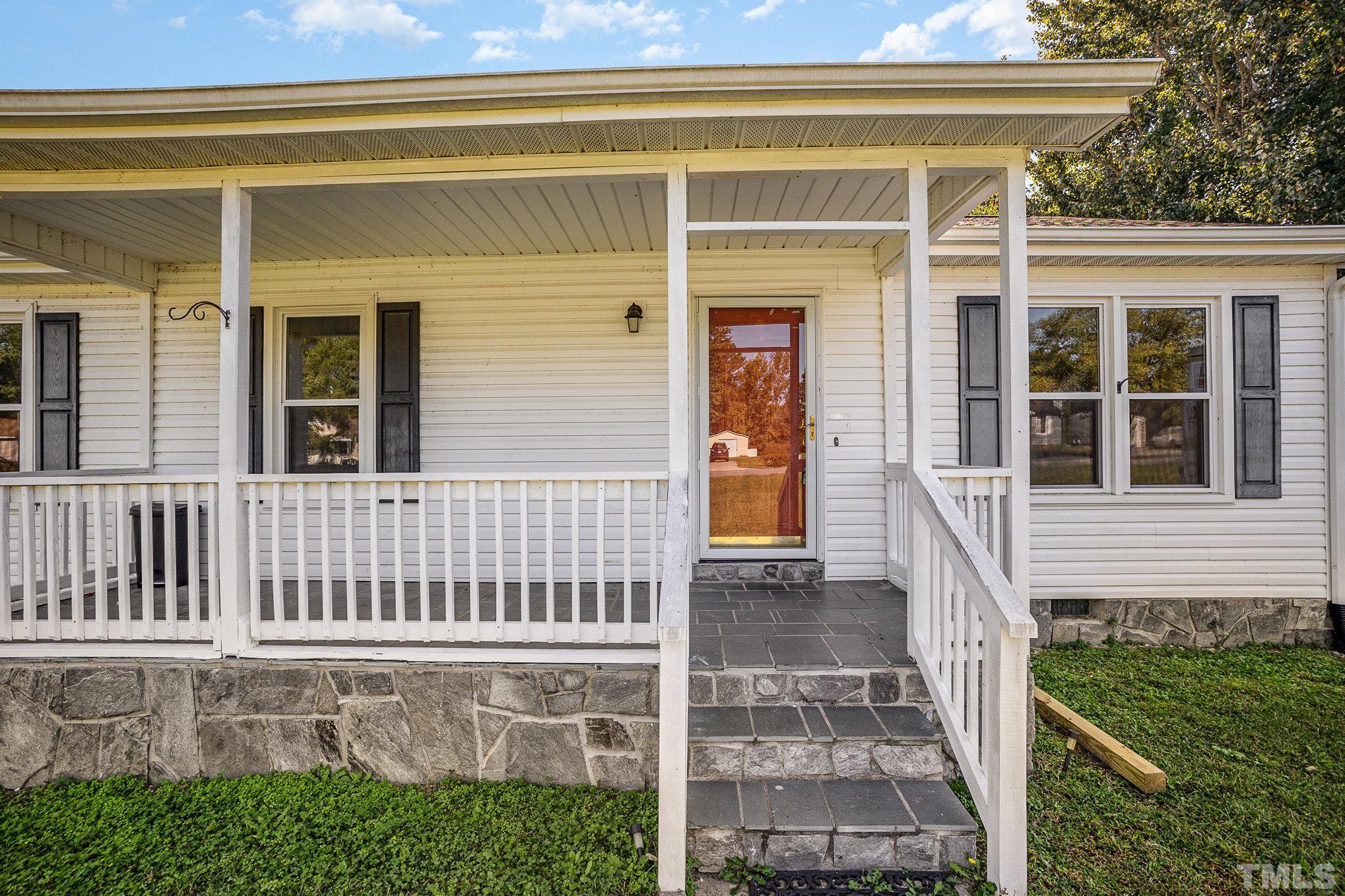 160 Kent Street Property Photo 4