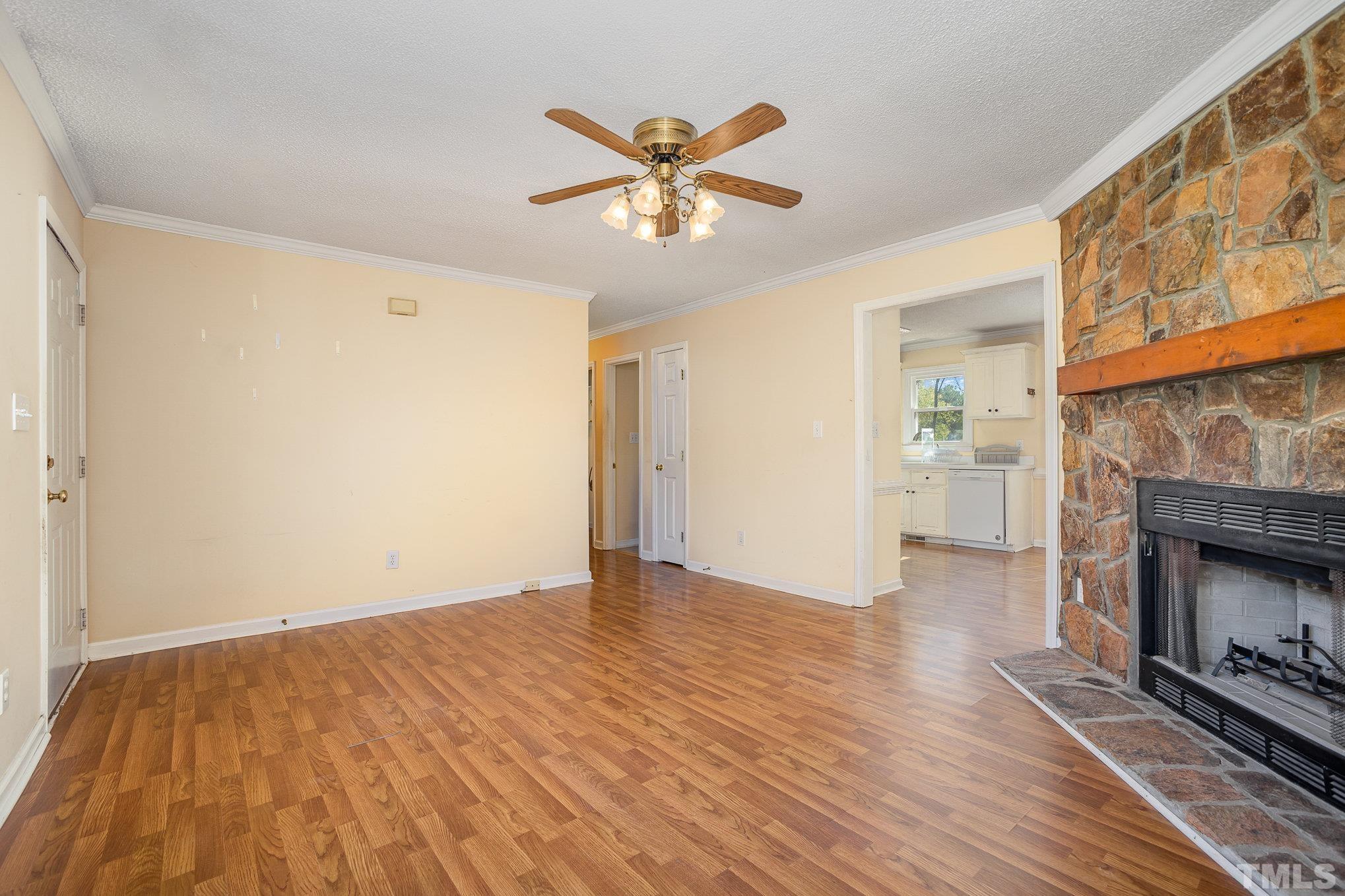160 Kent Street Property Photo 7