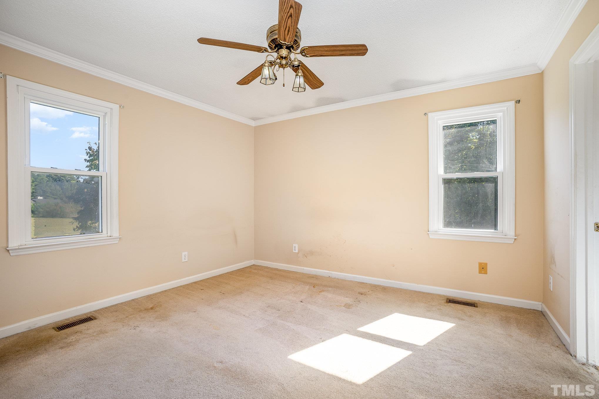160 Kent Street Property Photo 18