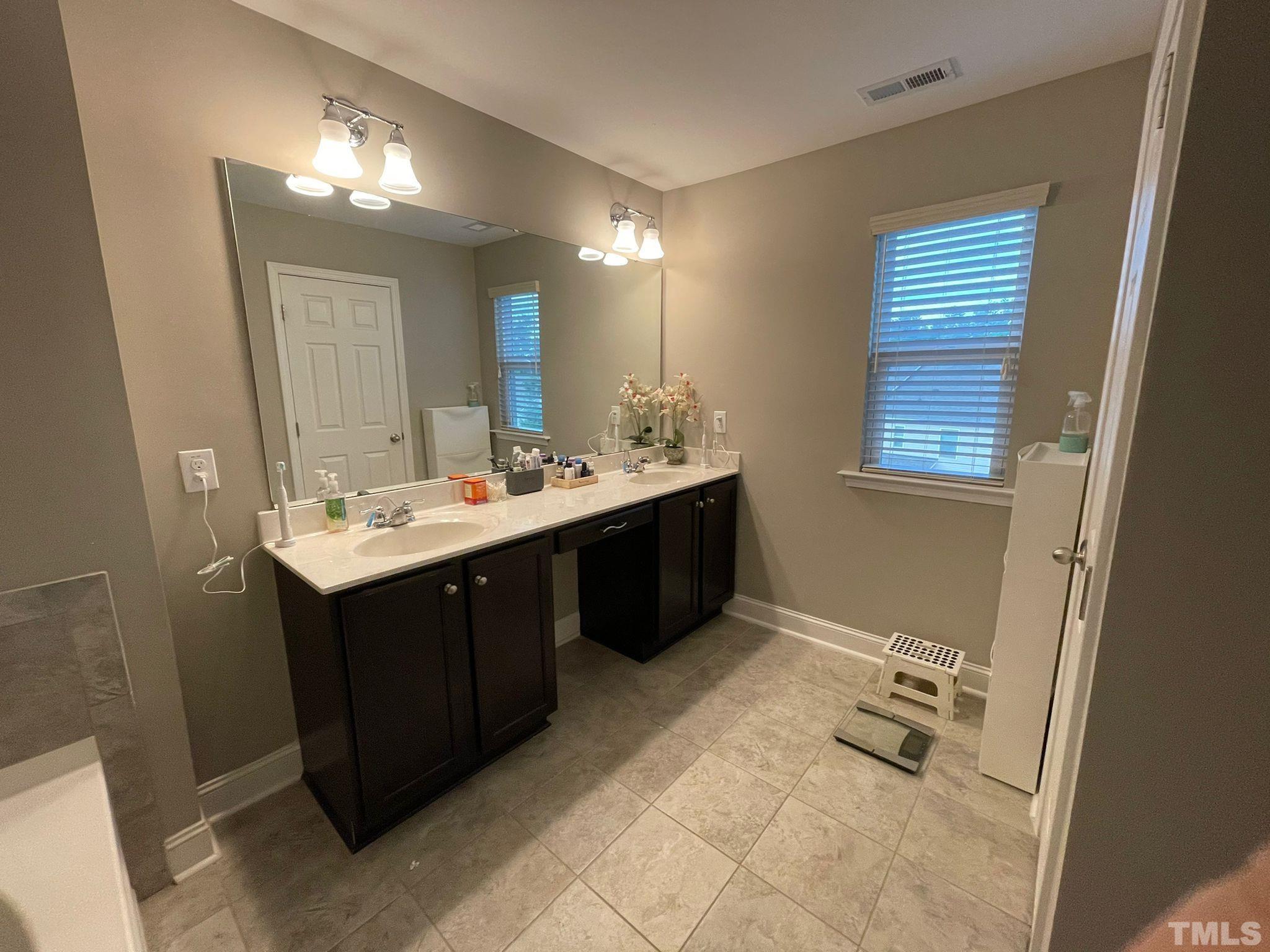 1426 Glenwater Drive Property Photo 19