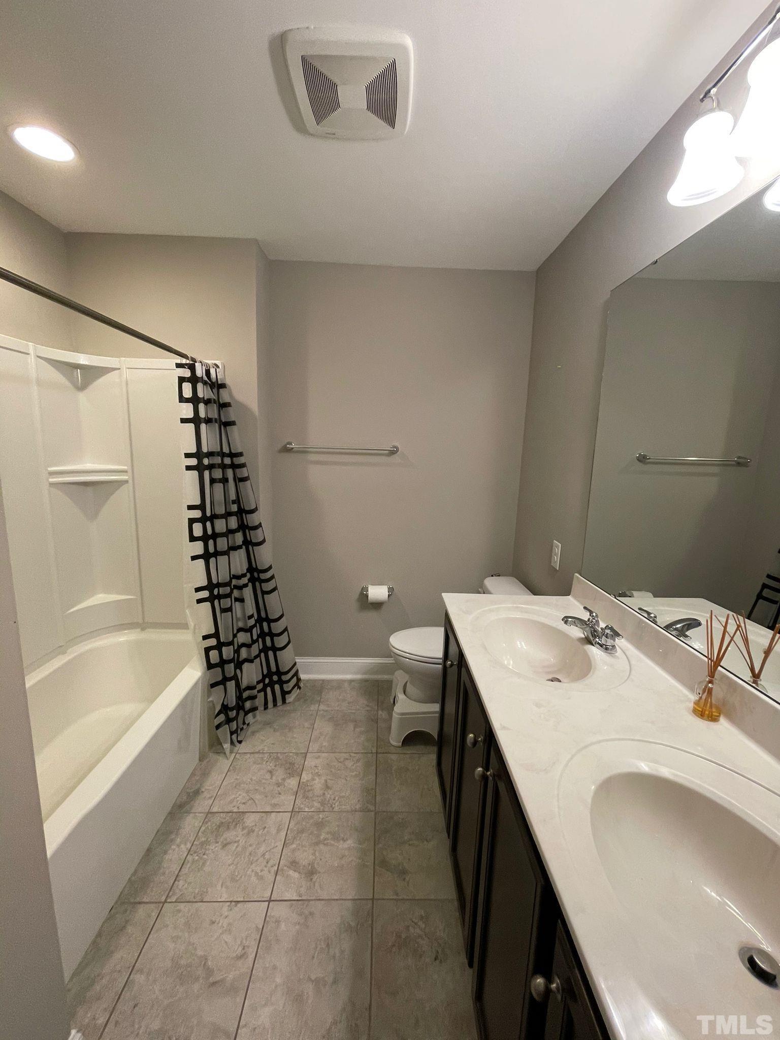 1426 Glenwater Drive Property Photo 23