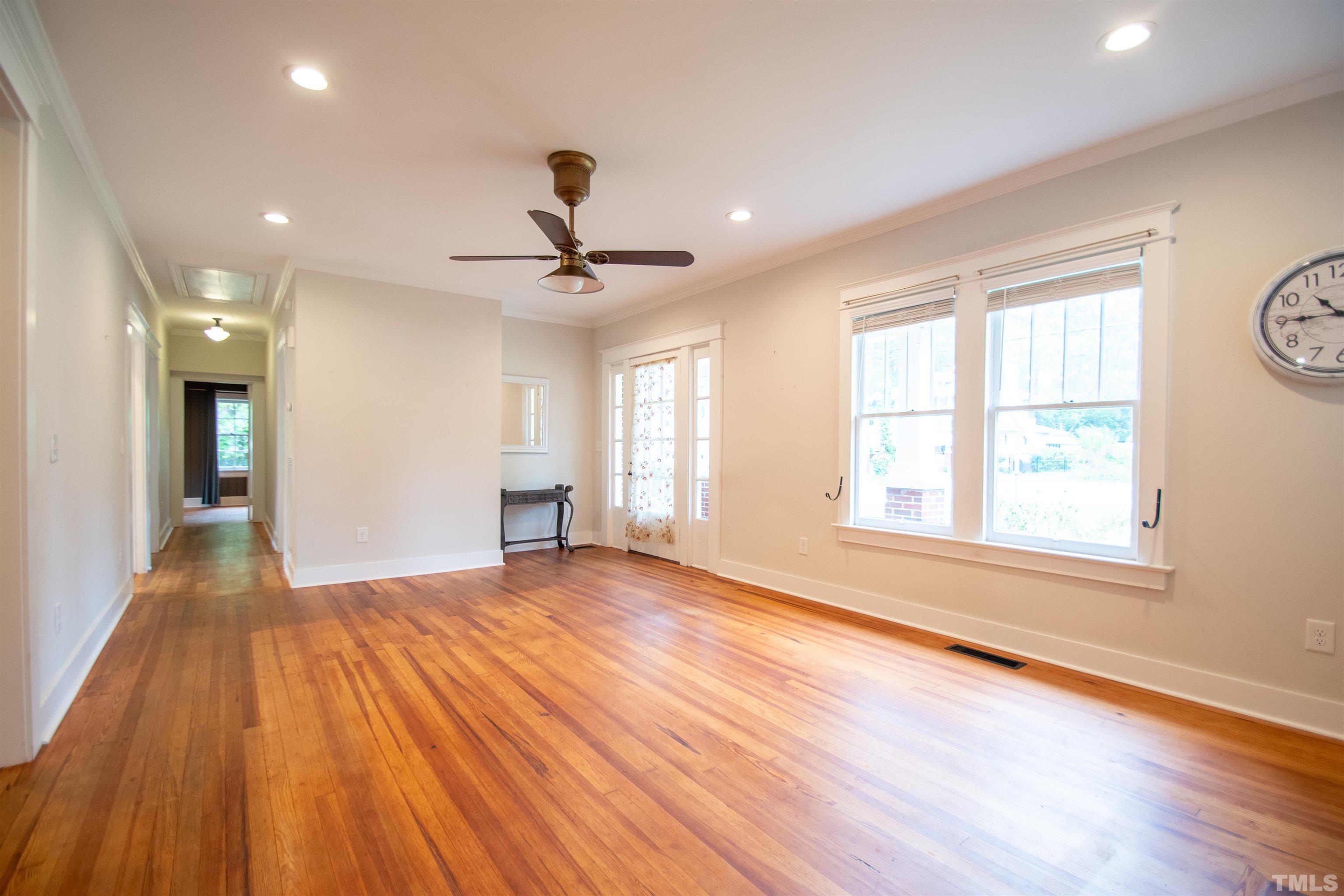 208 E Sycamore Drive Property Photo 5