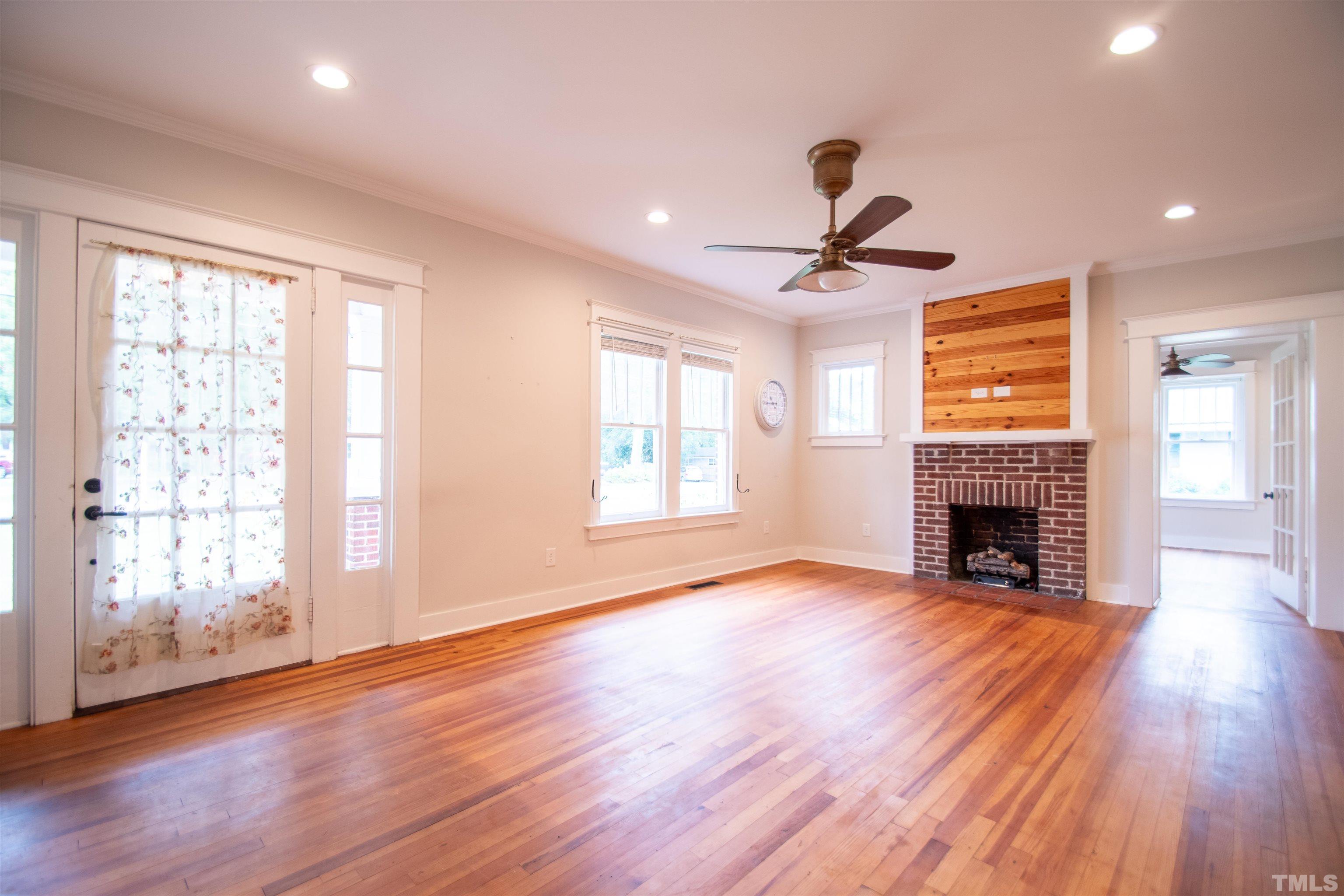 208 E Sycamore Drive Property Photo 6