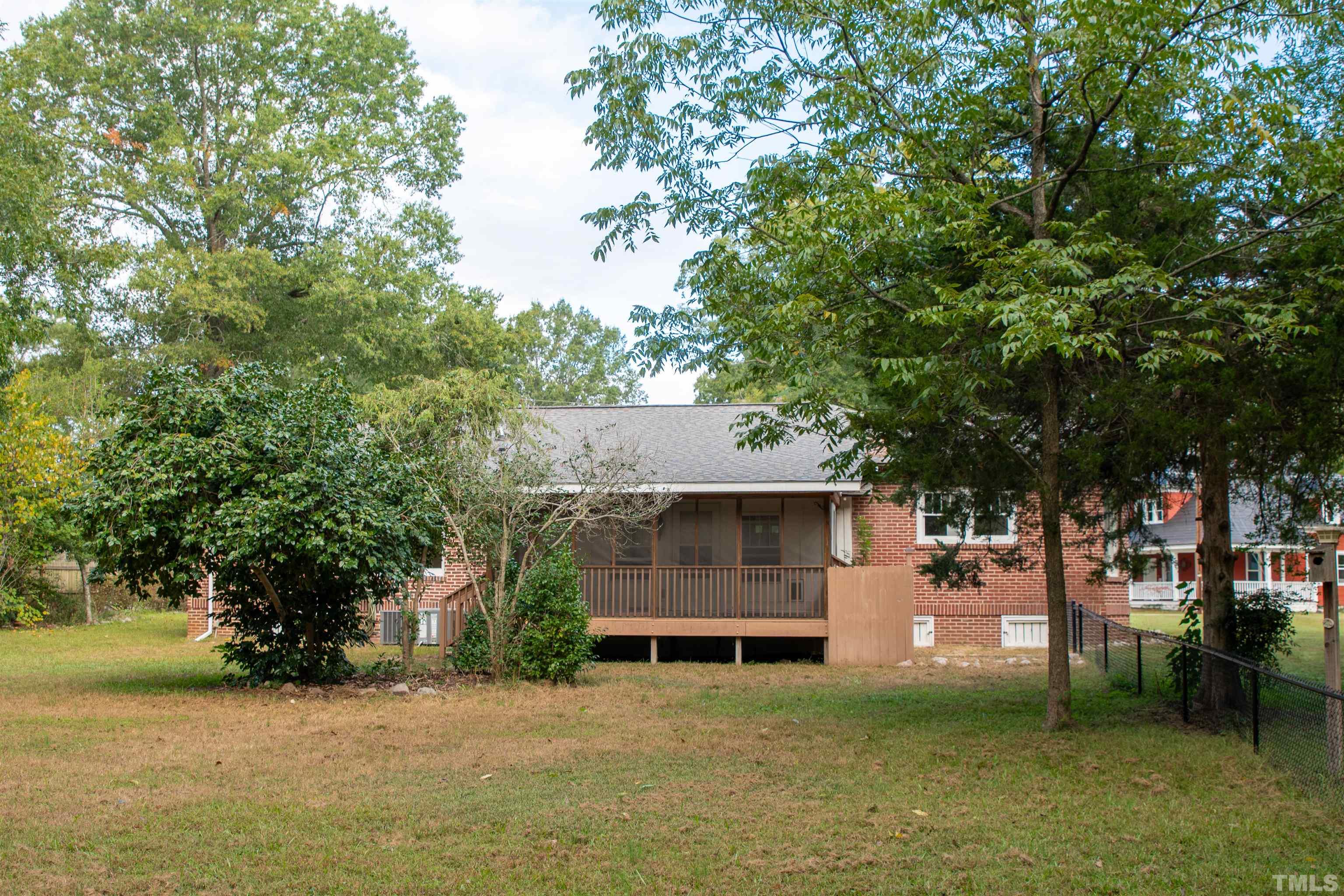 208 E Sycamore Drive Property Photo 31