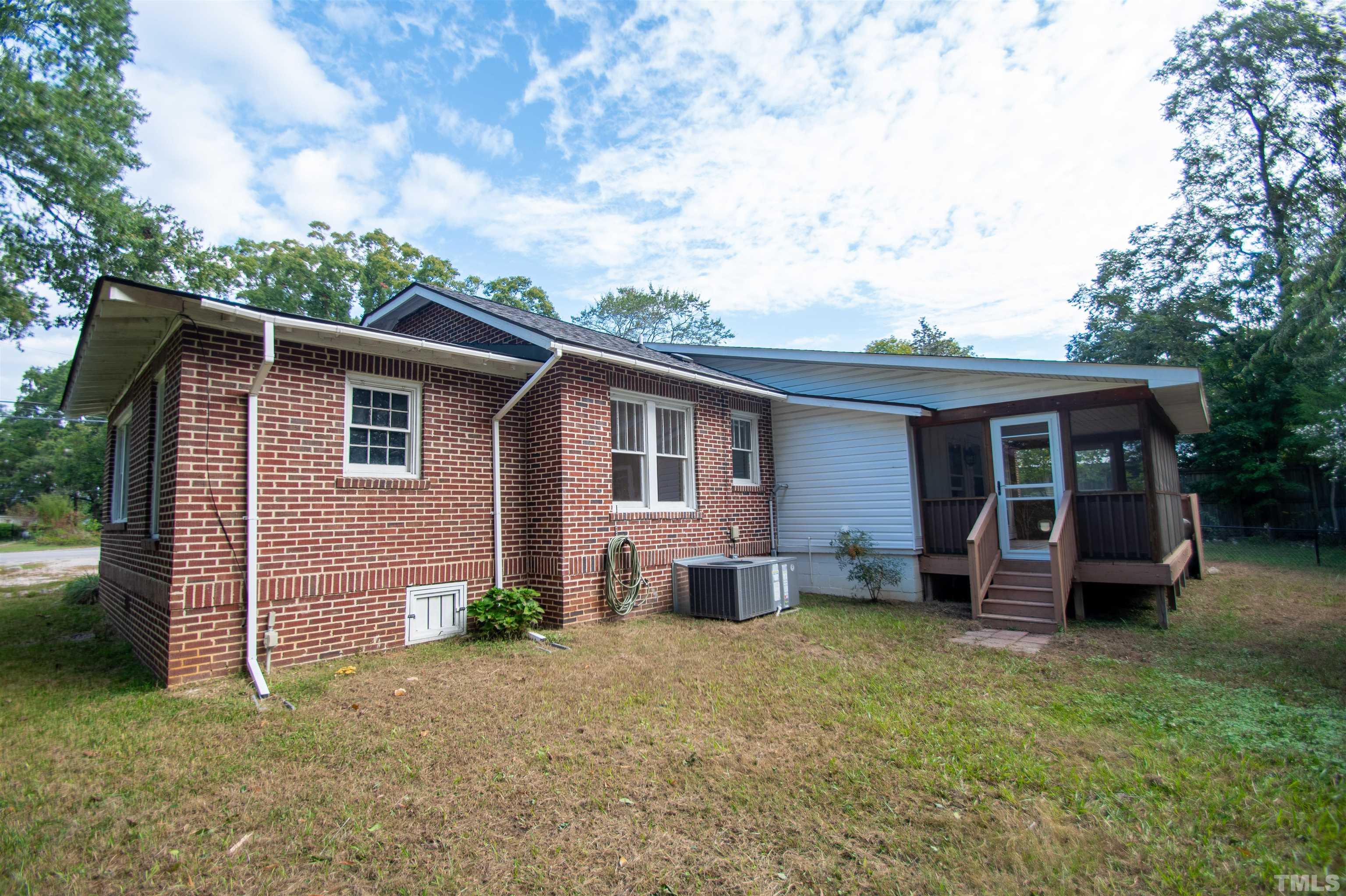 208 E Sycamore Drive Property Photo 32