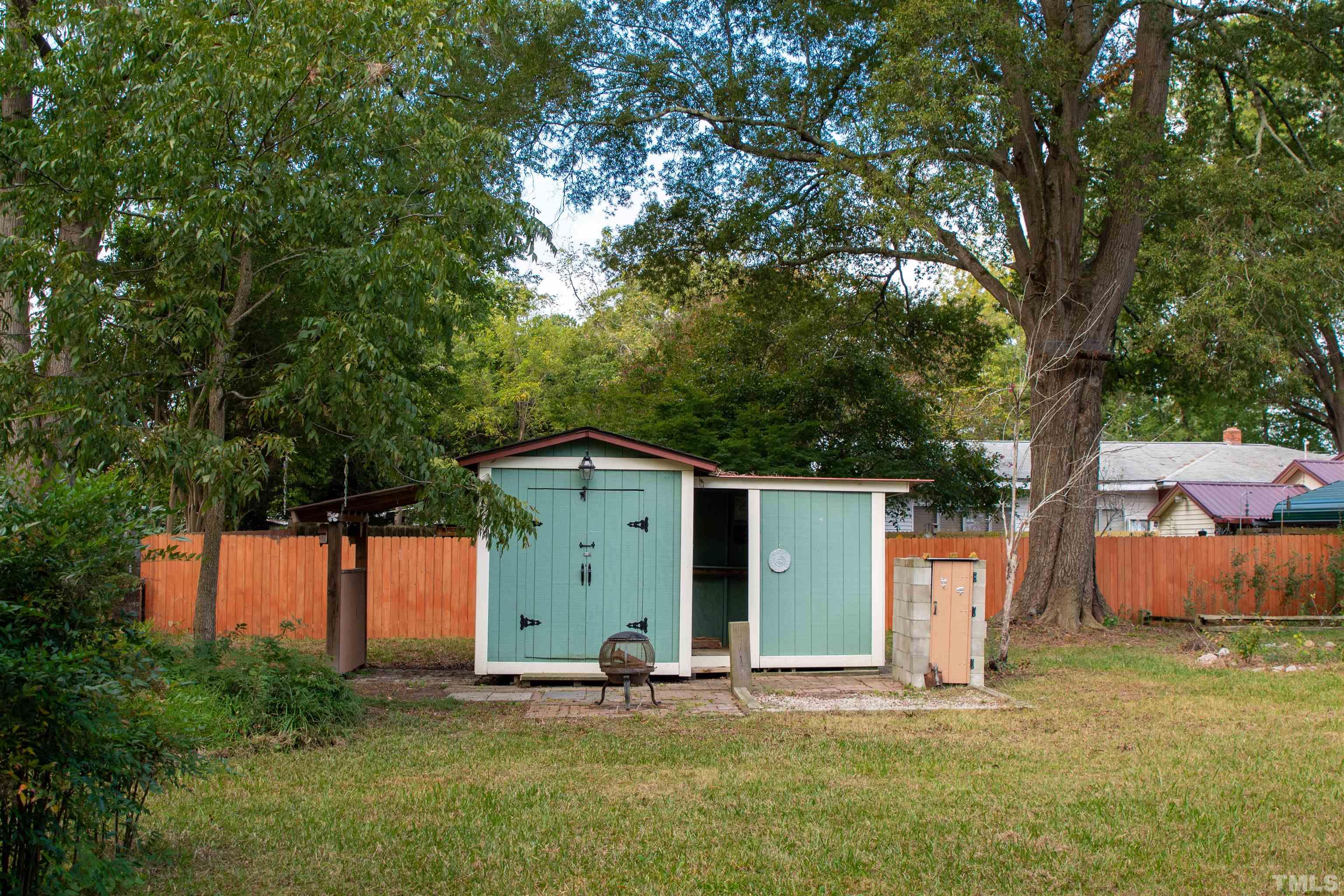208 E Sycamore Drive Property Photo 37