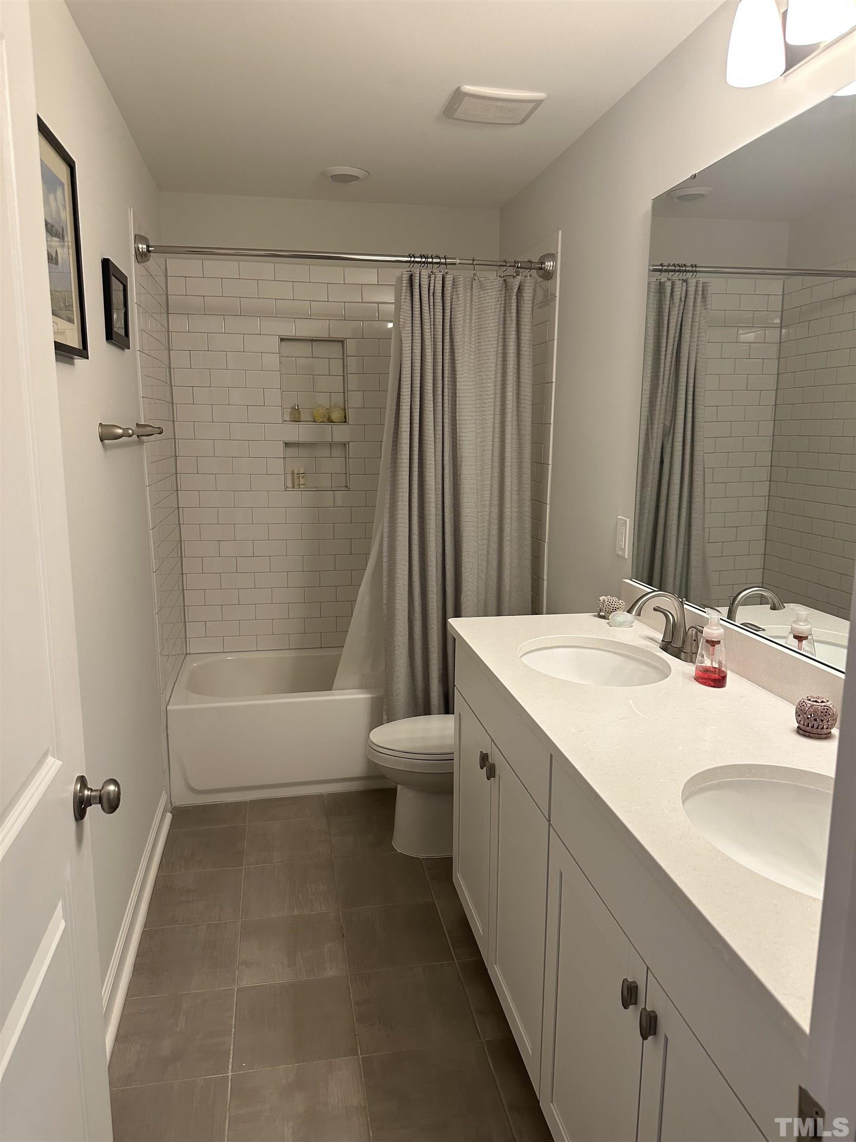 4009 Manderliegh Drive Property Photo 12