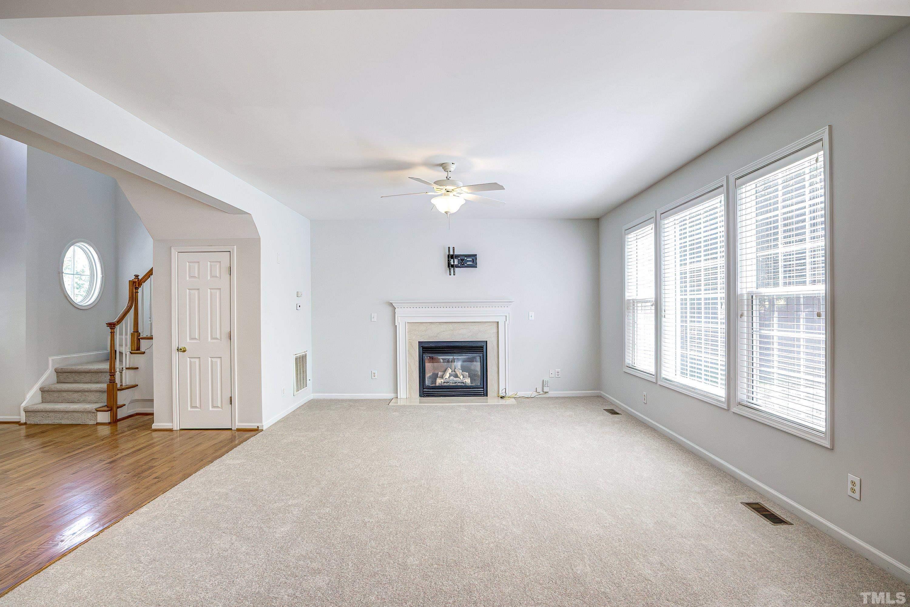 2103 Templeton Gap Drive Property Photo 10
