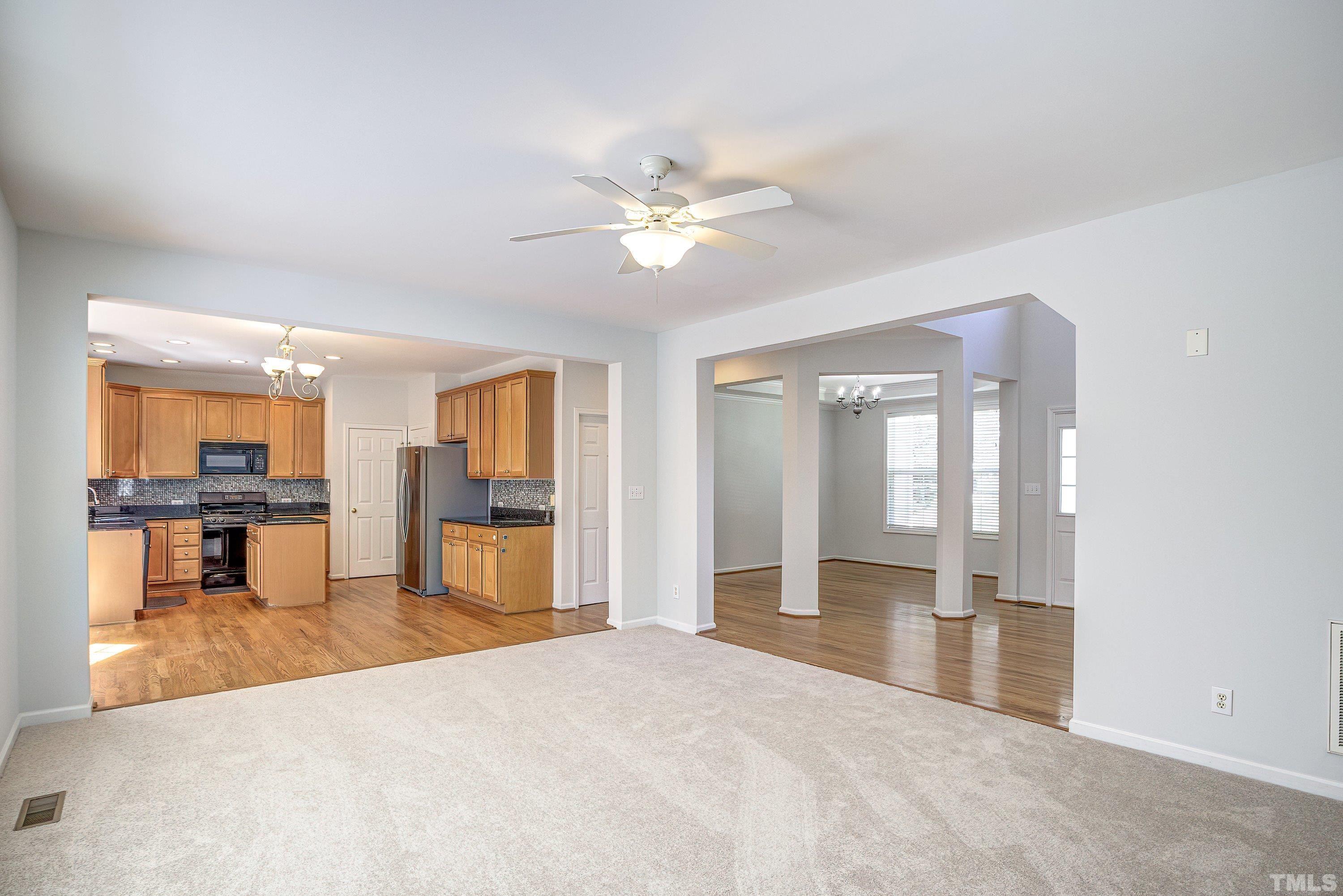 2103 Templeton Gap Drive Property Photo 11