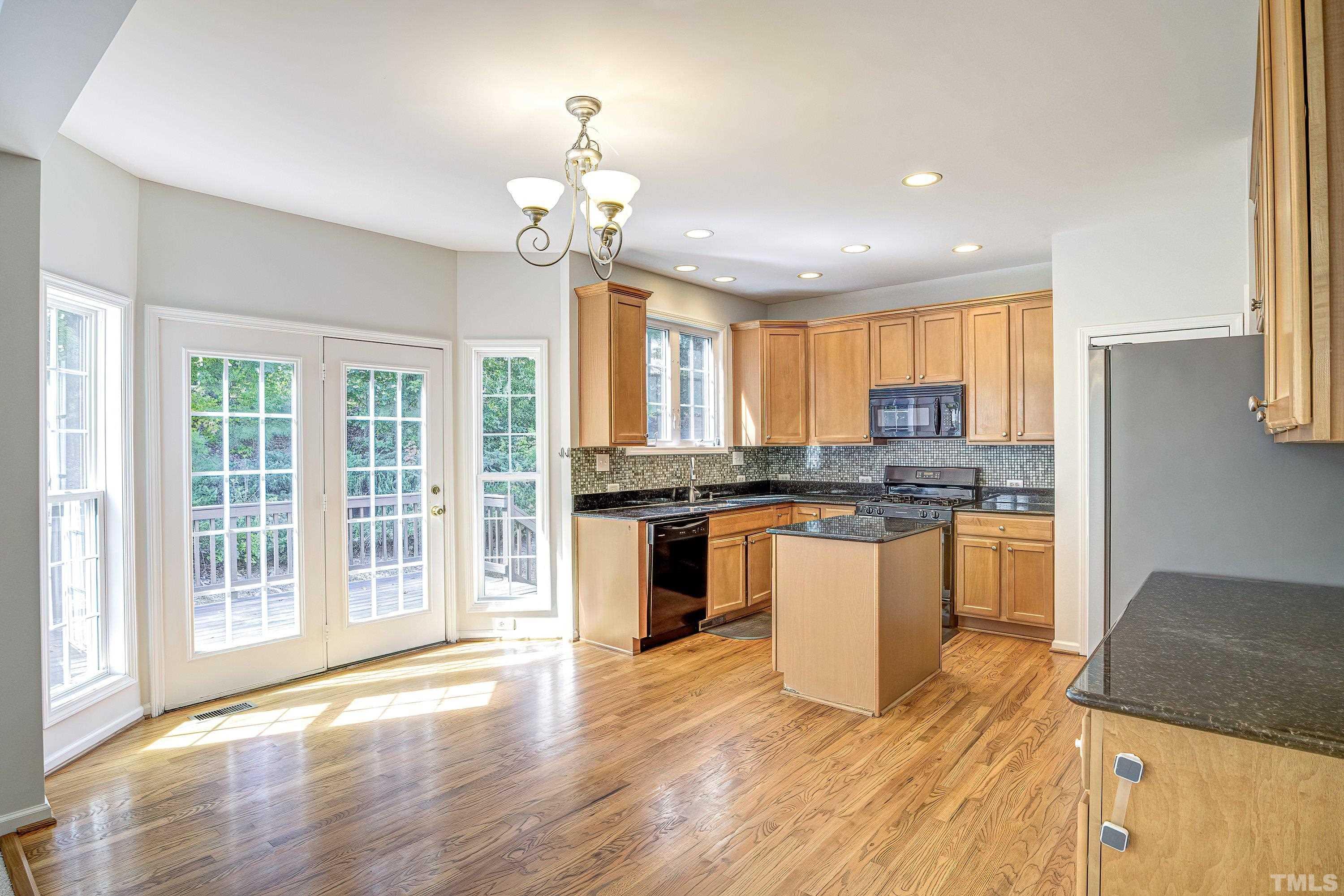 2103 Templeton Gap Drive Property Photo 13