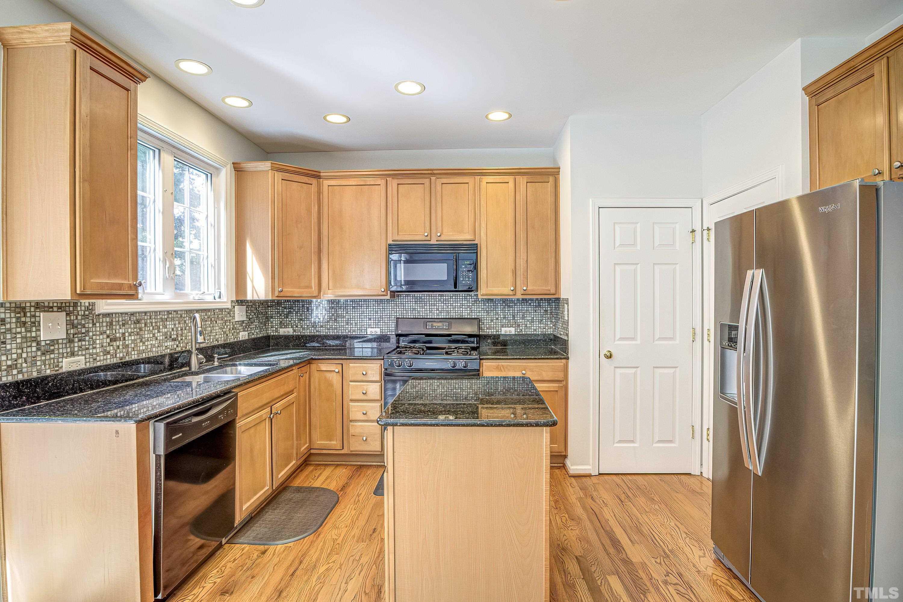 2103 Templeton Gap Drive Property Photo 14