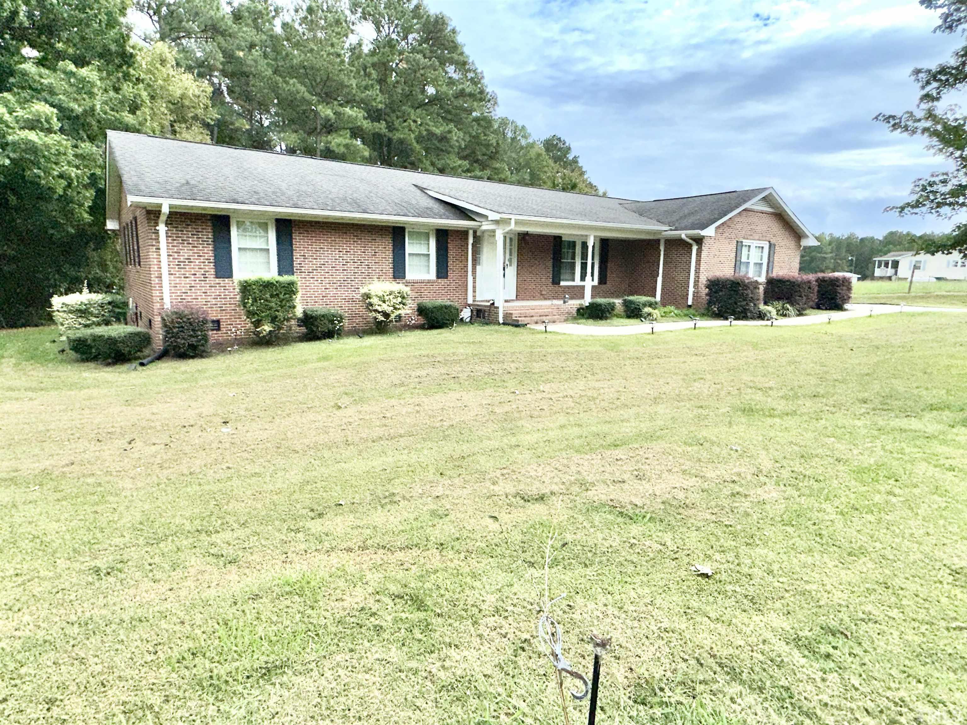 705 Sherron Road Property Photo 5