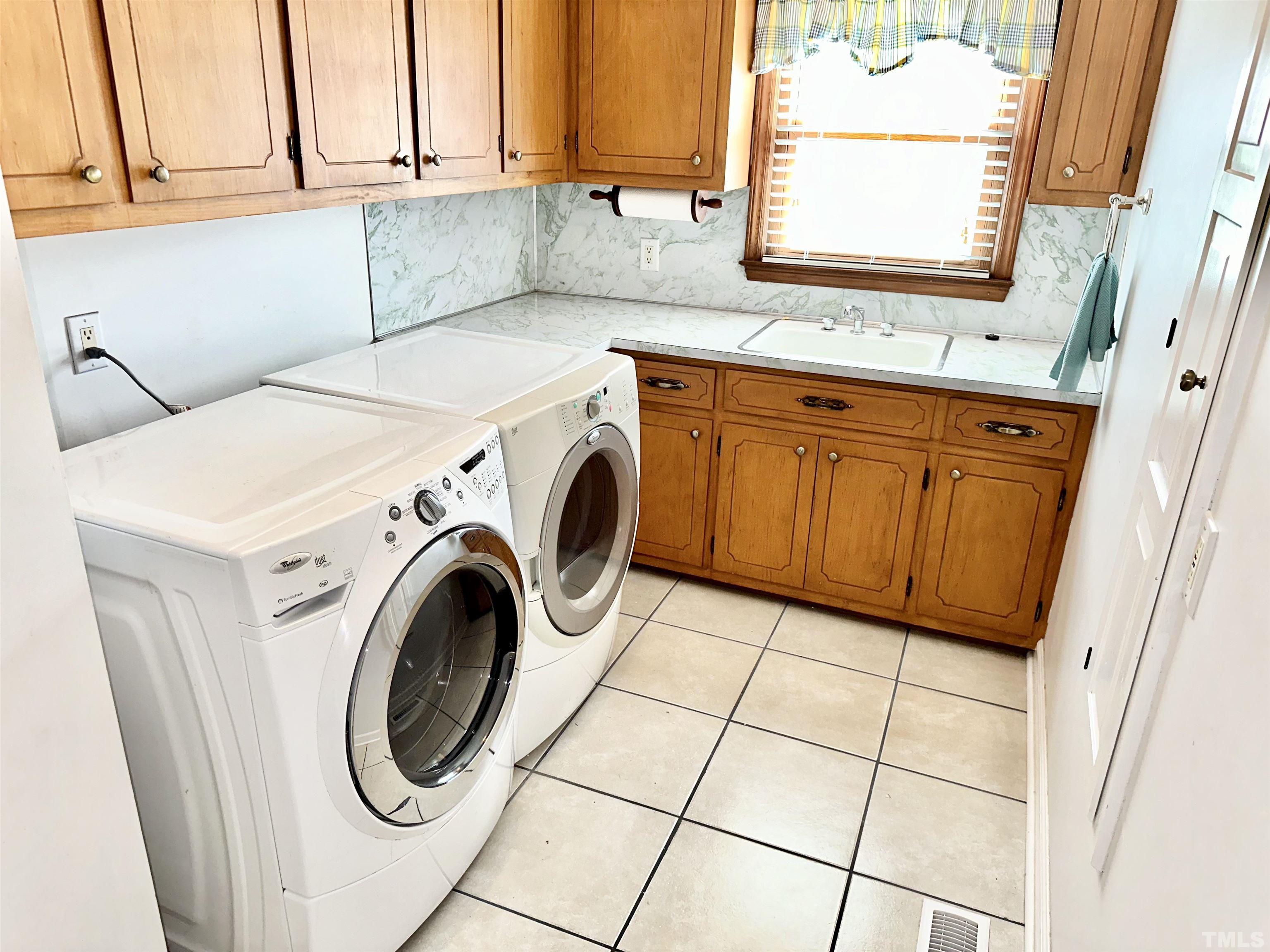 705 Sherron Road Property Photo 16