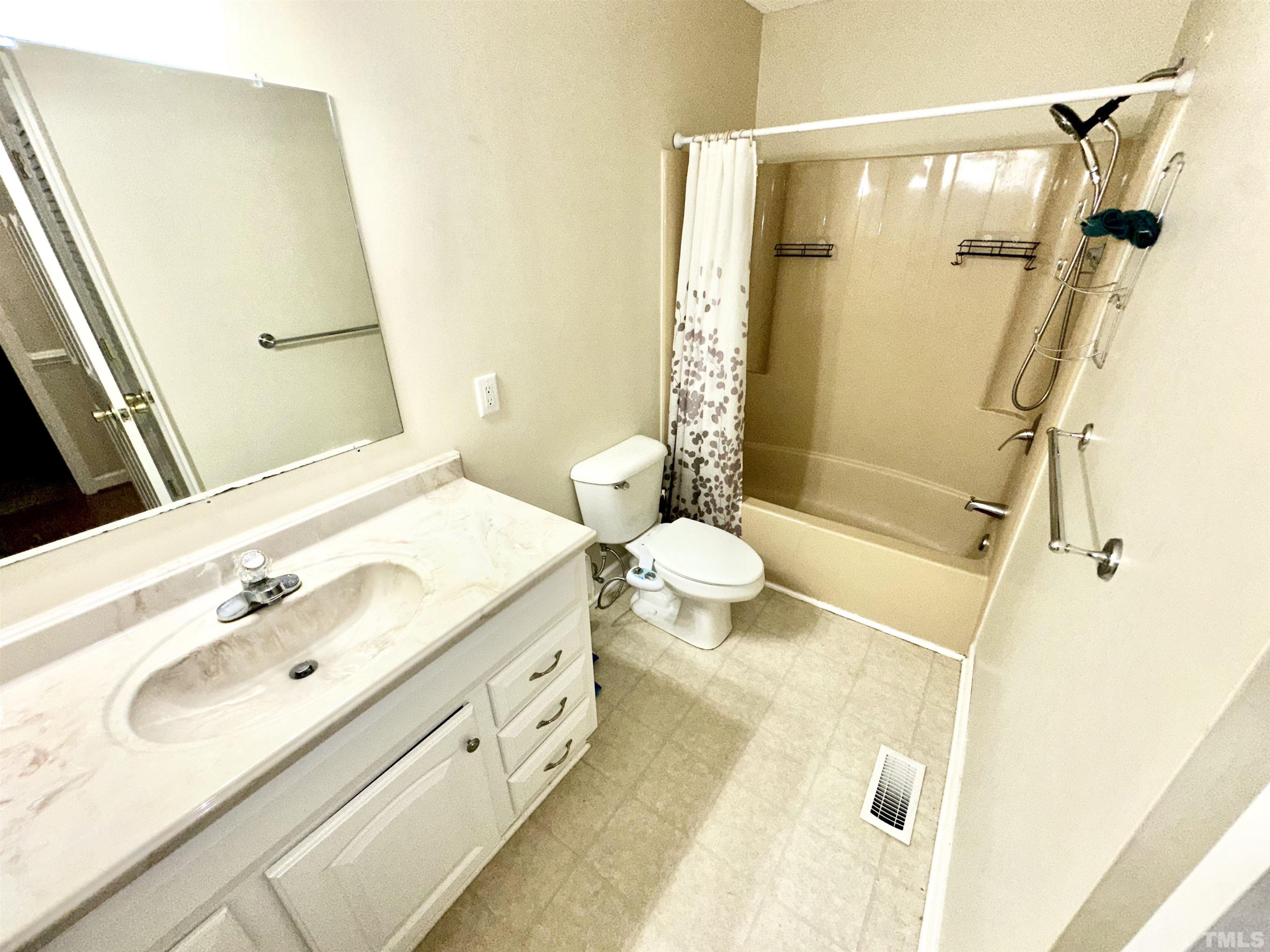 705 Sherron Road Property Photo 17