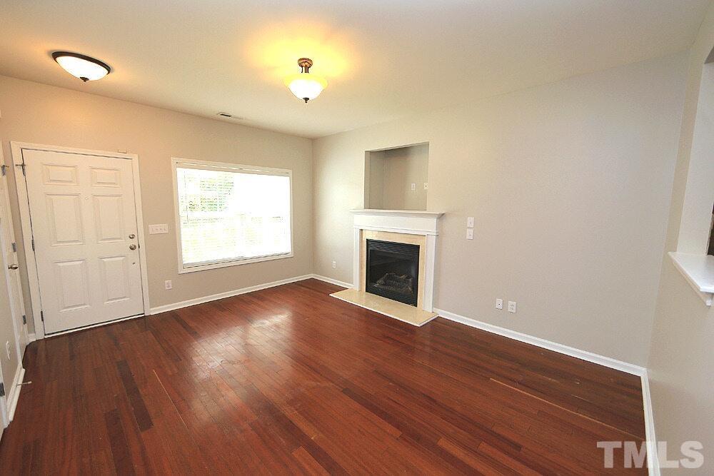 916 Spring Meadow Drive Property Photo 3