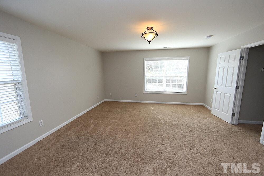 916 Spring Meadow Drive Property Photo 9