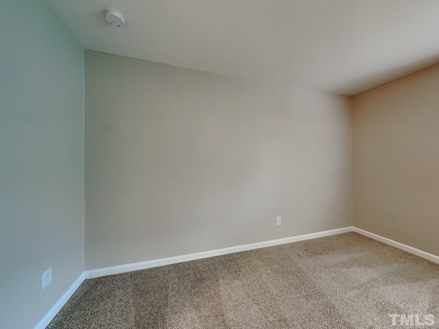 287 Lynn Dr Property Photo 5