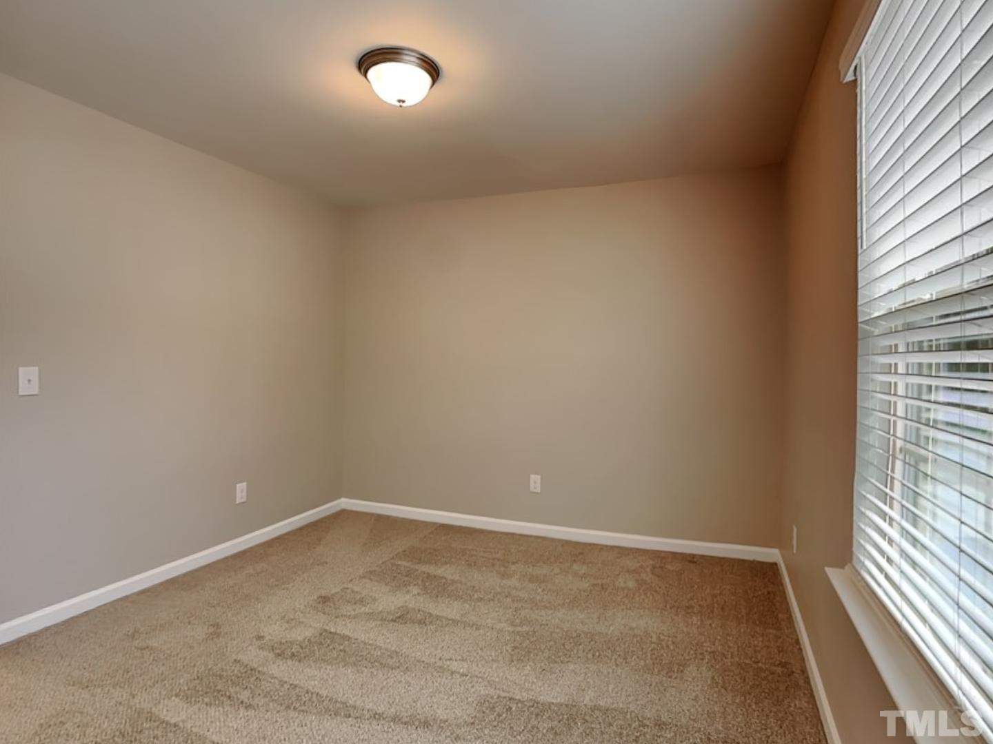 287 Lynn Dr Property Photo 9