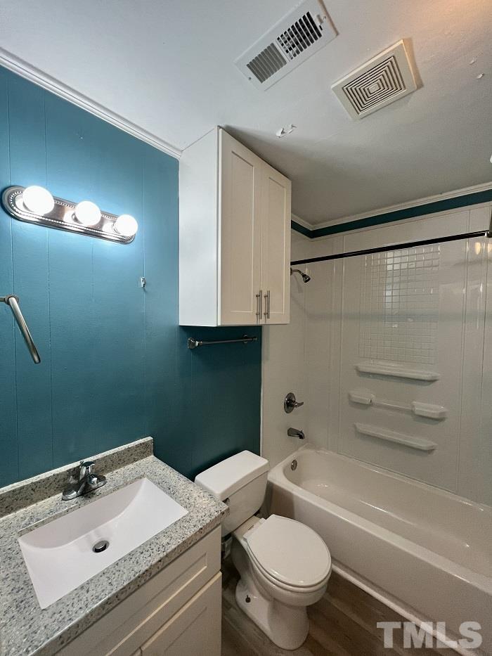 1122 N Roxboro Street Property Photo 12