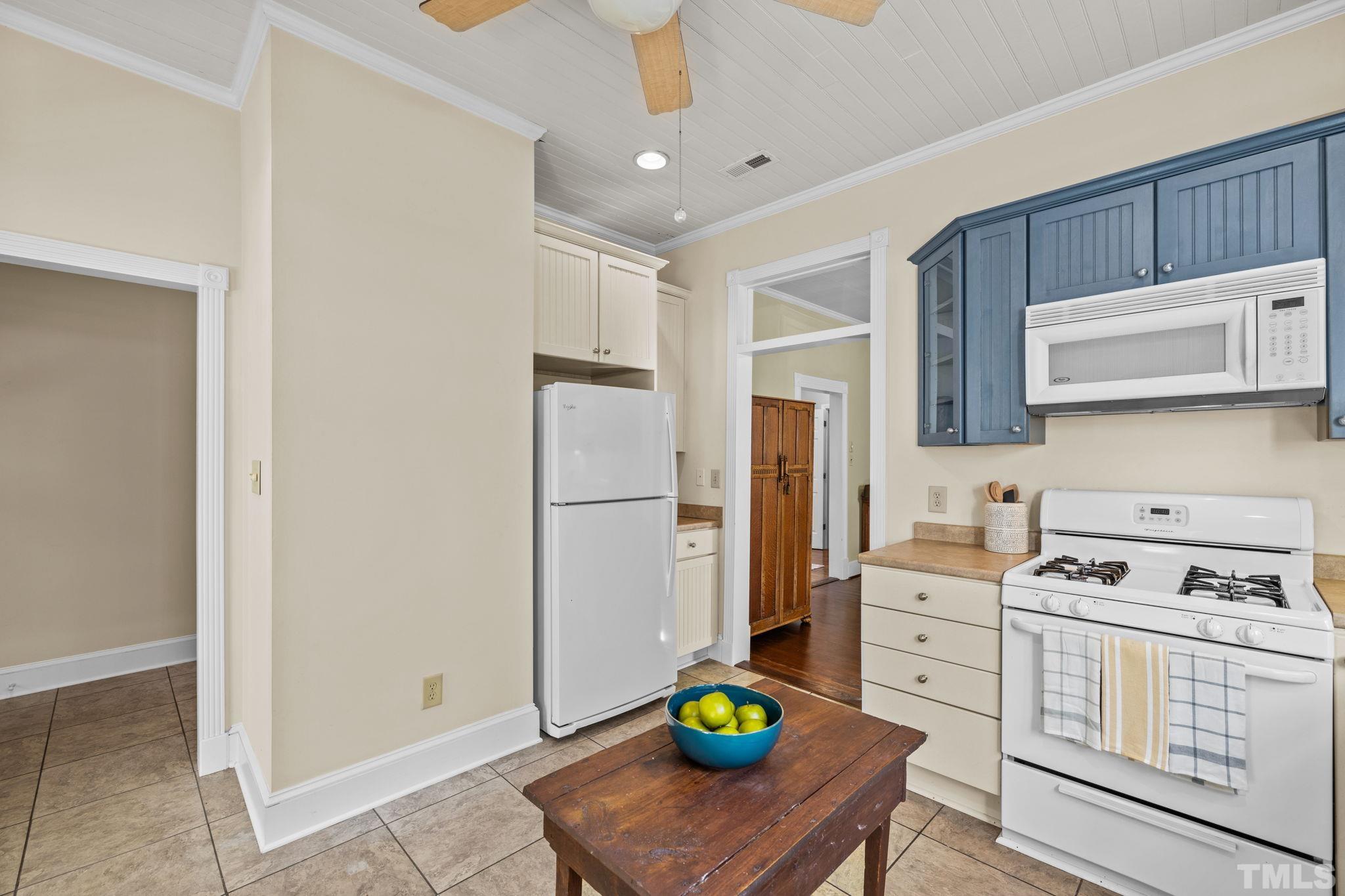 108 S Occoneechee Street Property Photo 16