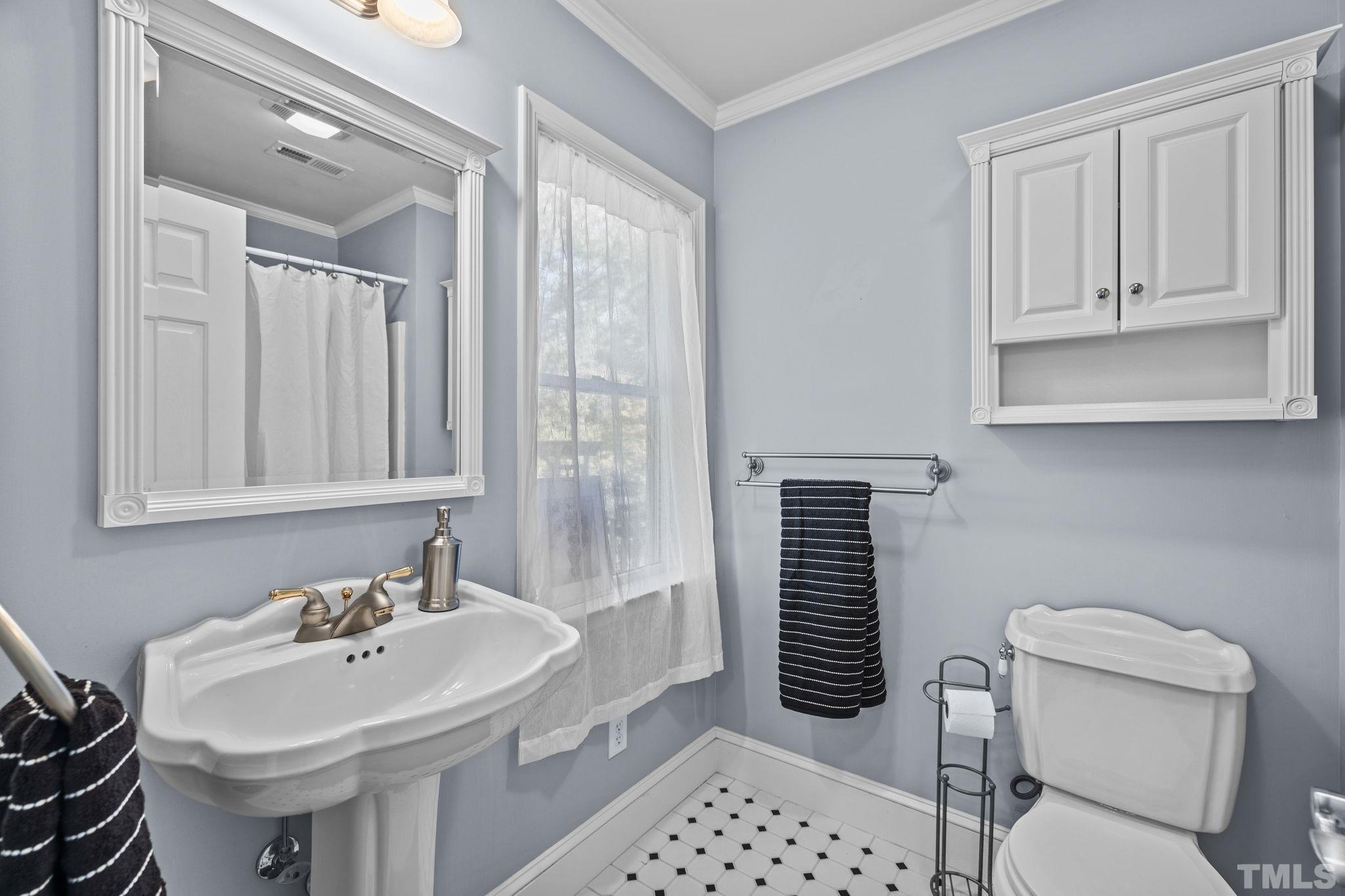 108 S Occoneechee Street Property Photo 23