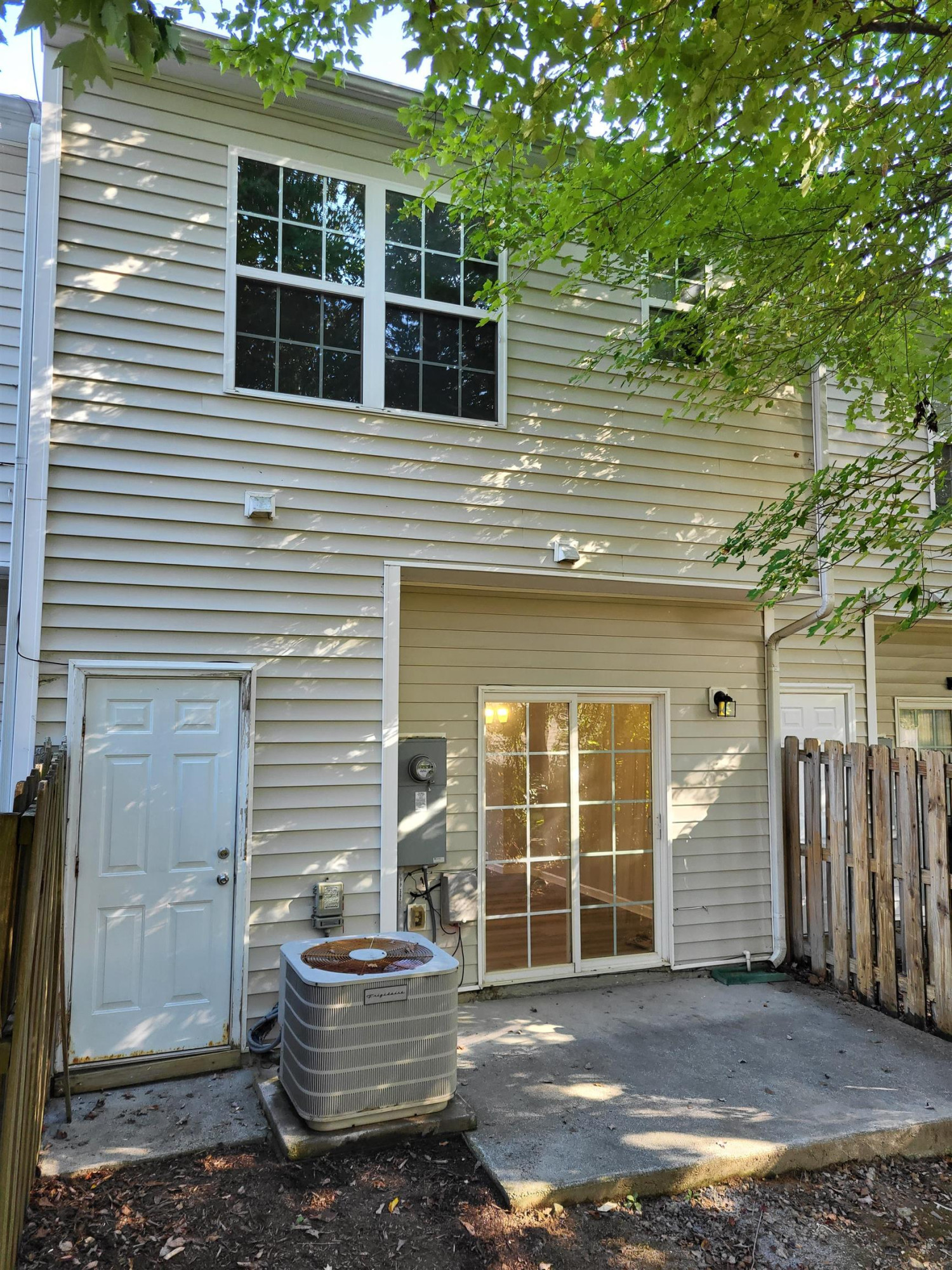 1606 Oxleymare Drive Property Photo 3