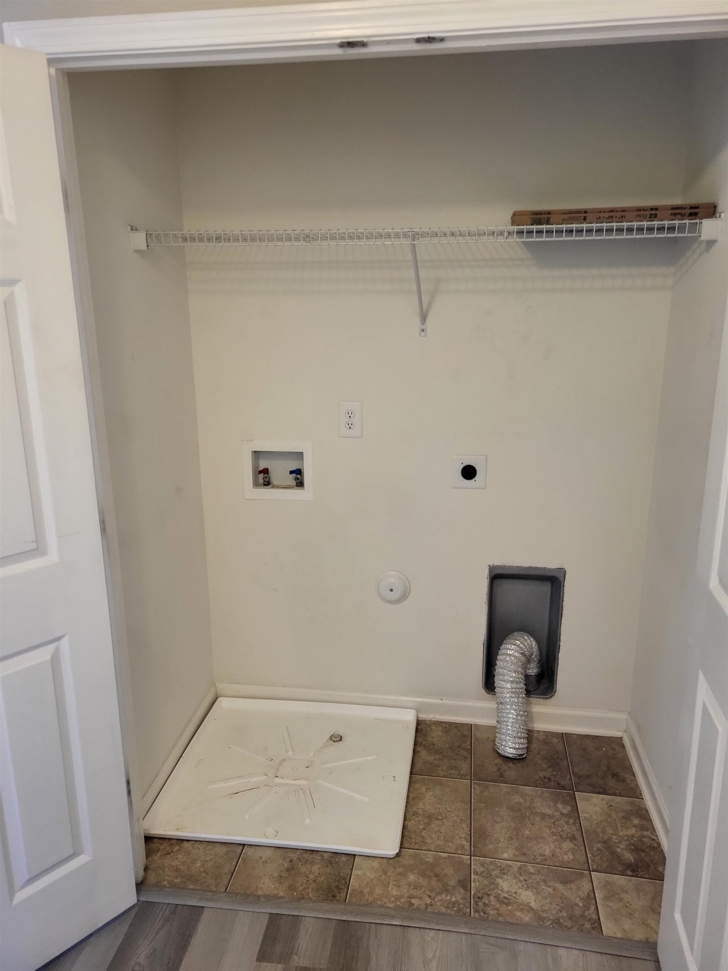 1606 Oxleymare Drive Property Photo 19