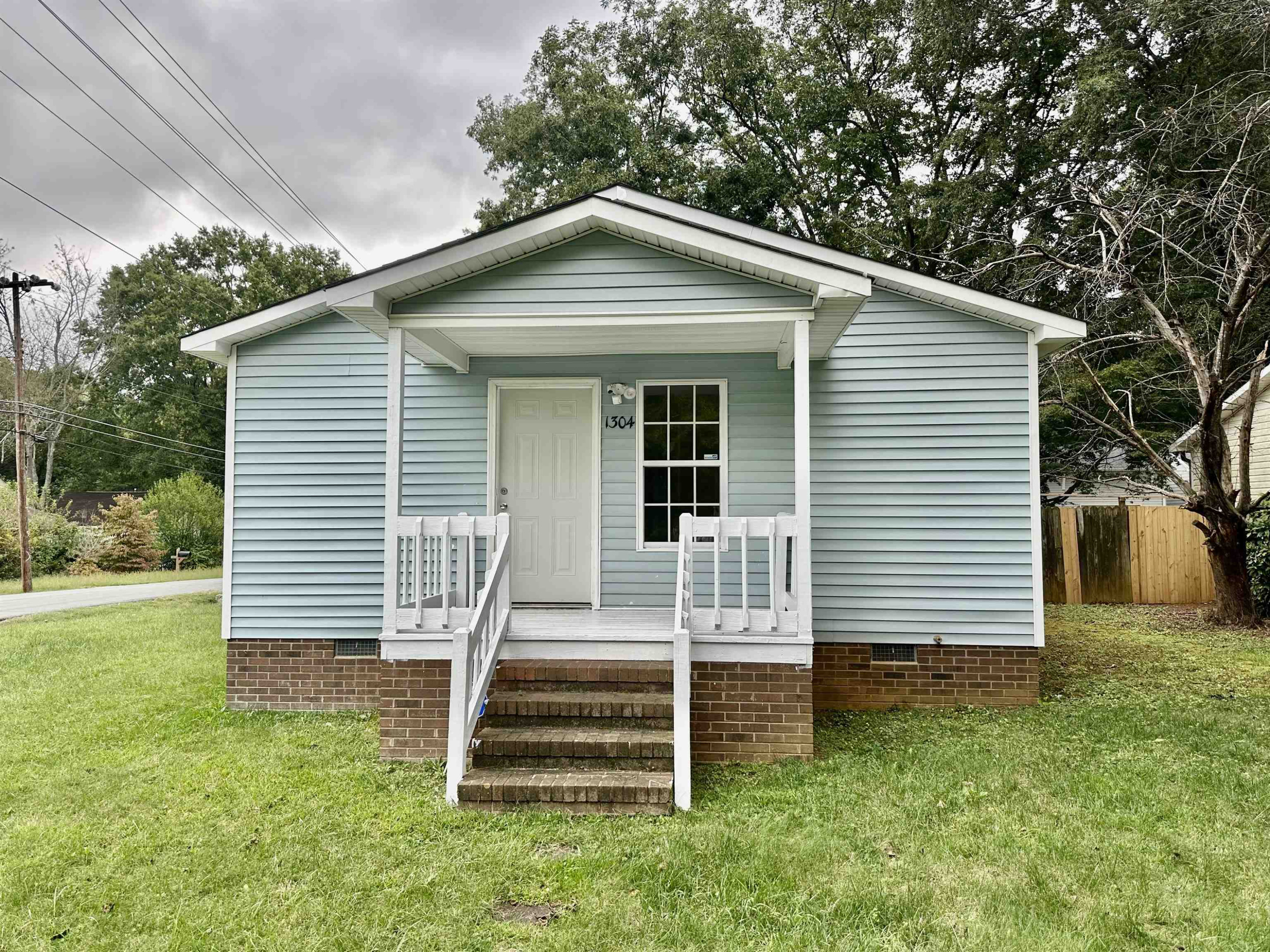 1304 Queen Ann Street Property Photo 1