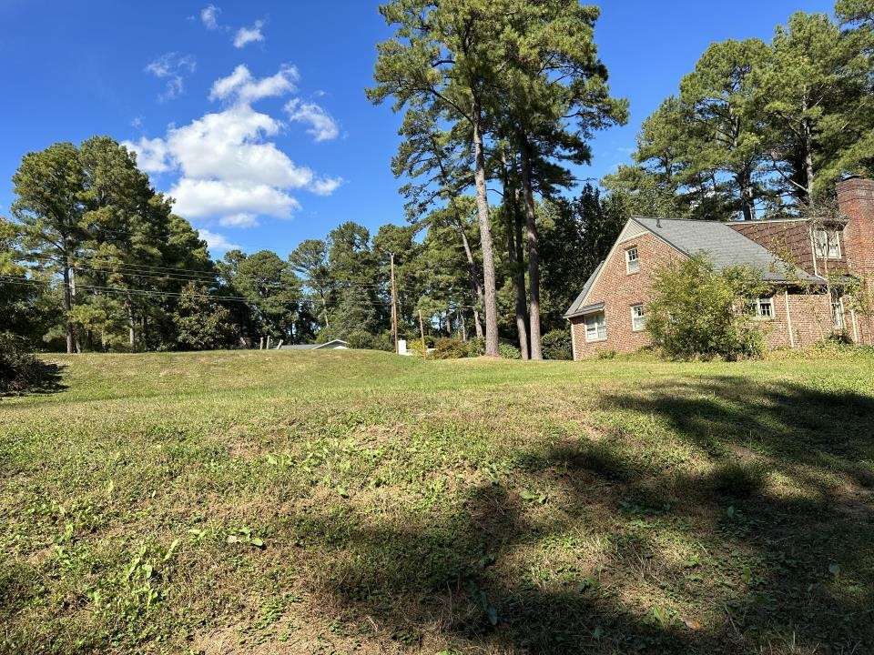 2223 Elmwood Avenue Property Photo 10