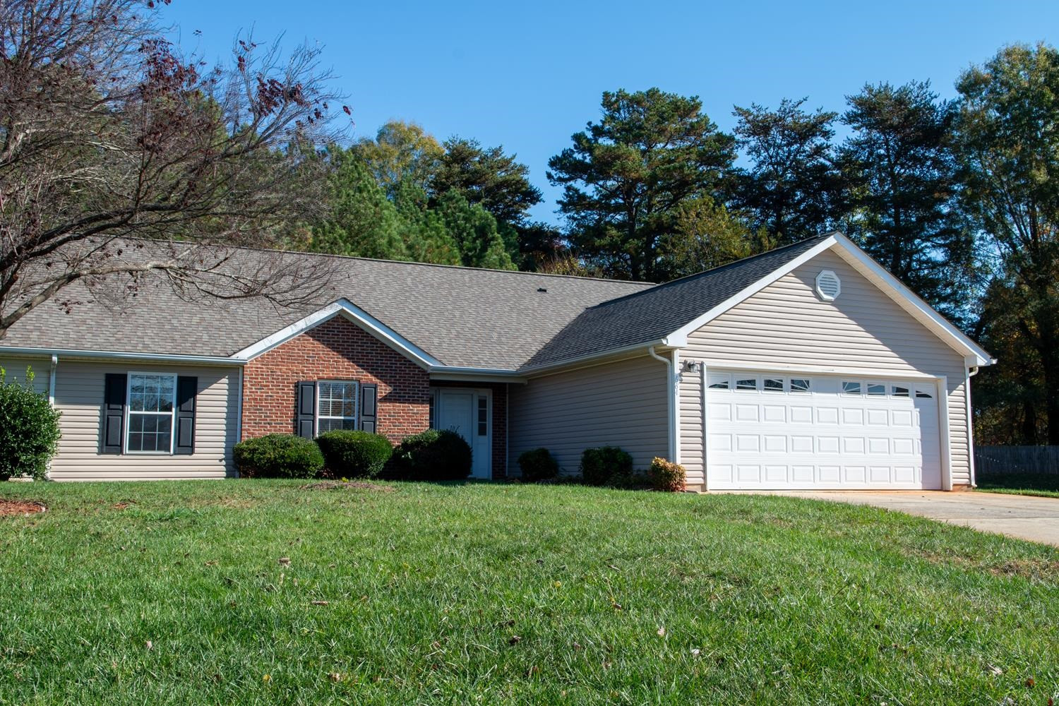 664 Huntingdon Street Property Photo 4