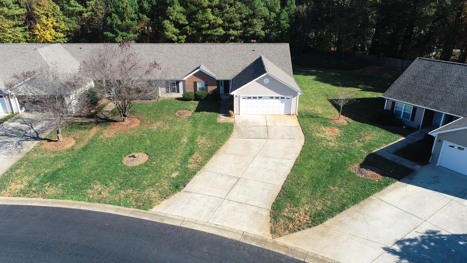 664 Huntingdon Street Property Photo 10