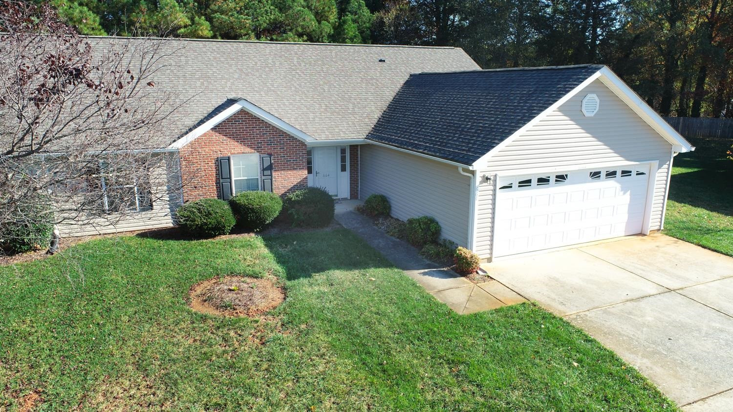664 Huntingdon Street Property Photo 11