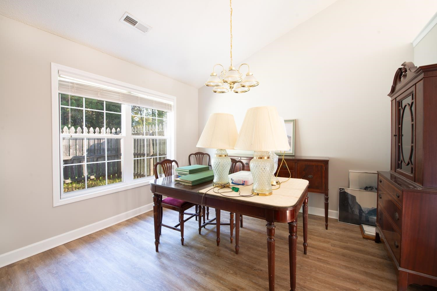 664 Huntingdon Street Property Photo 20