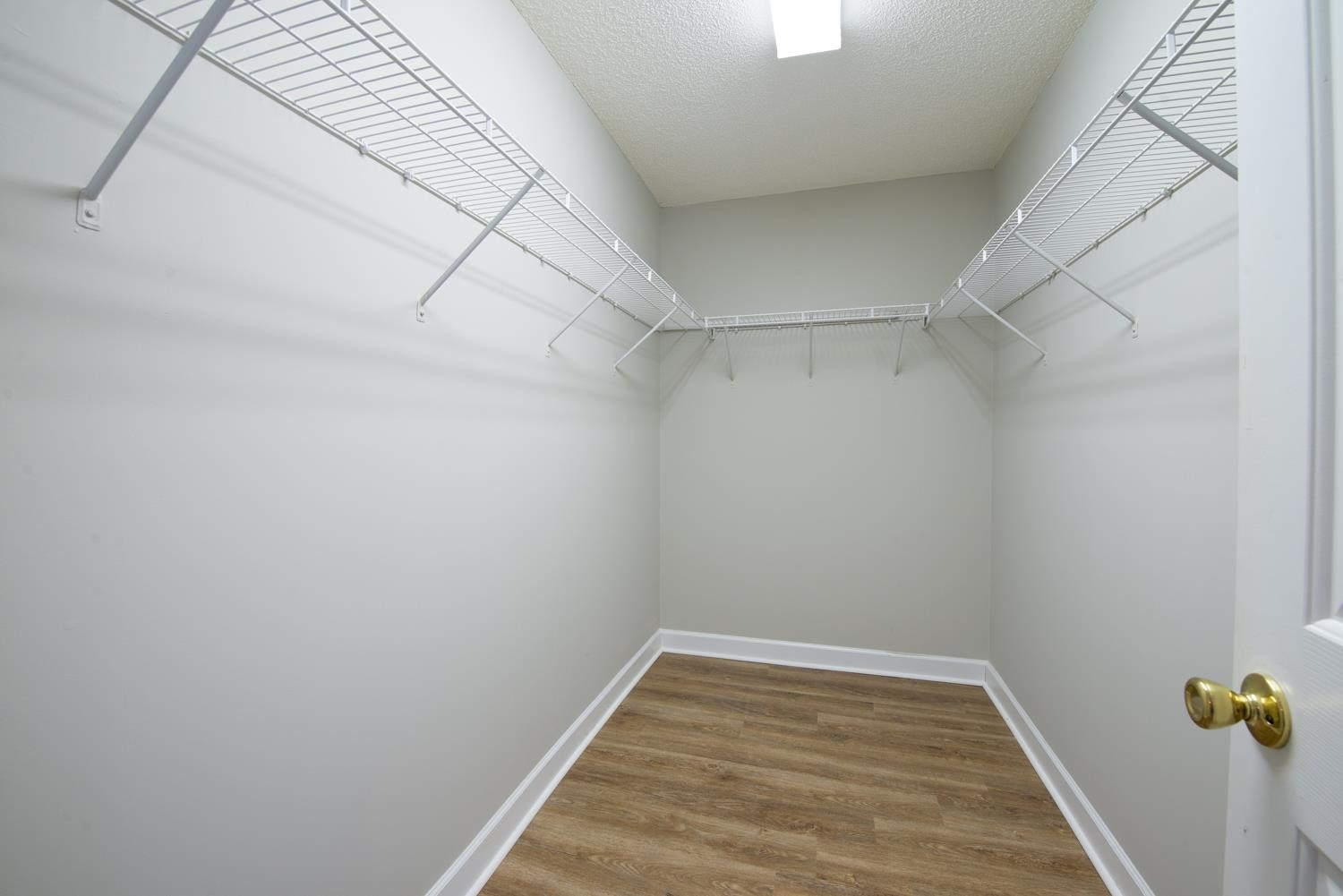 664 Huntingdon Street Property Photo 29