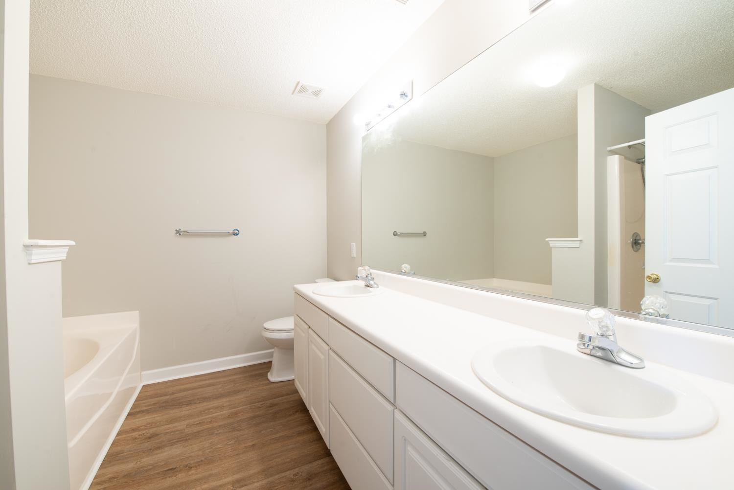 664 Huntingdon Street Property Photo 30