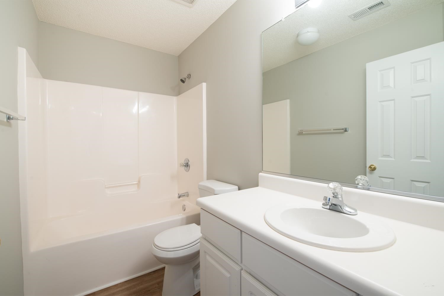 664 Huntingdon Street Property Photo 34