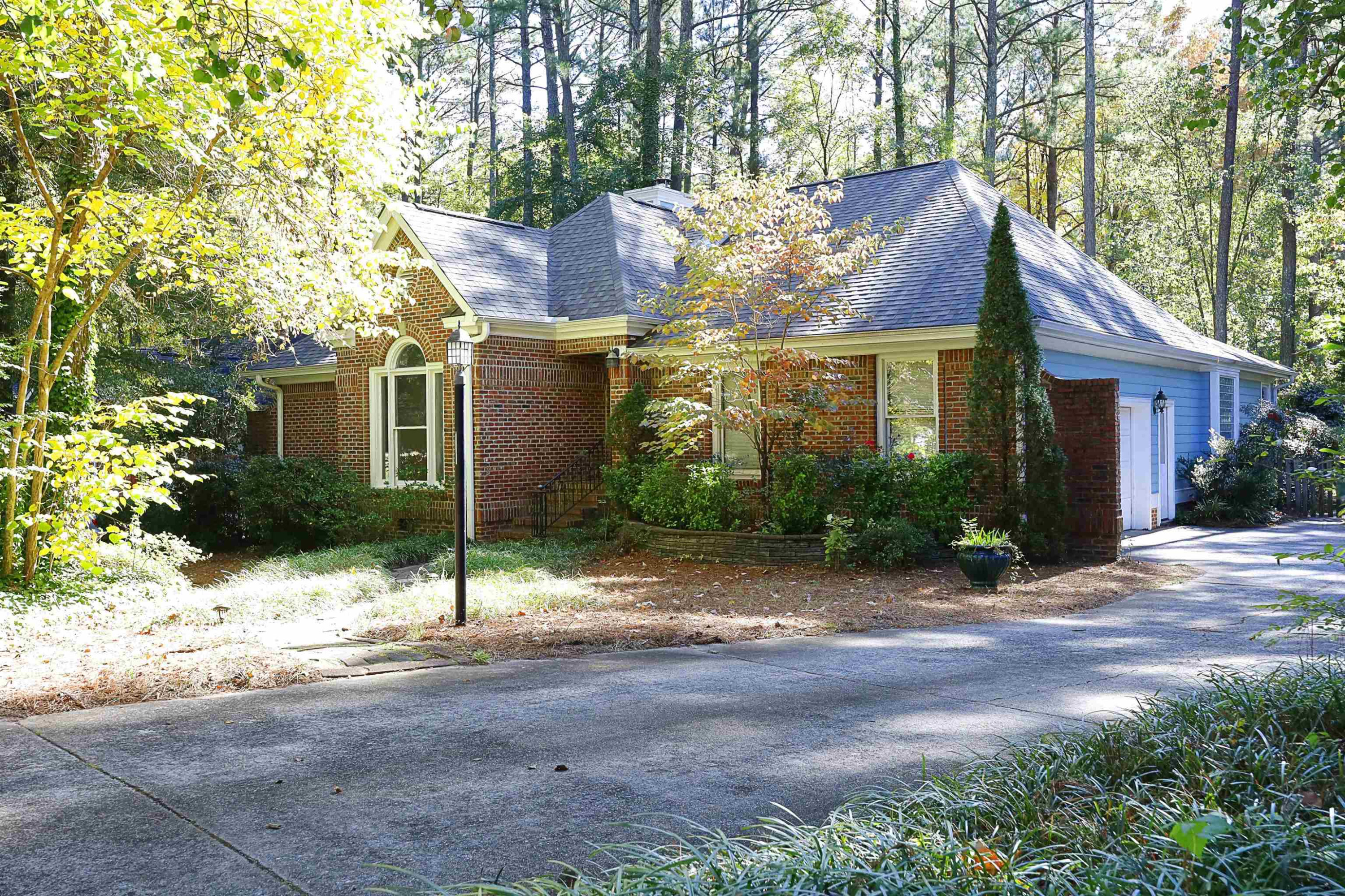 2105 Ridgefield Drive Property Photo 1