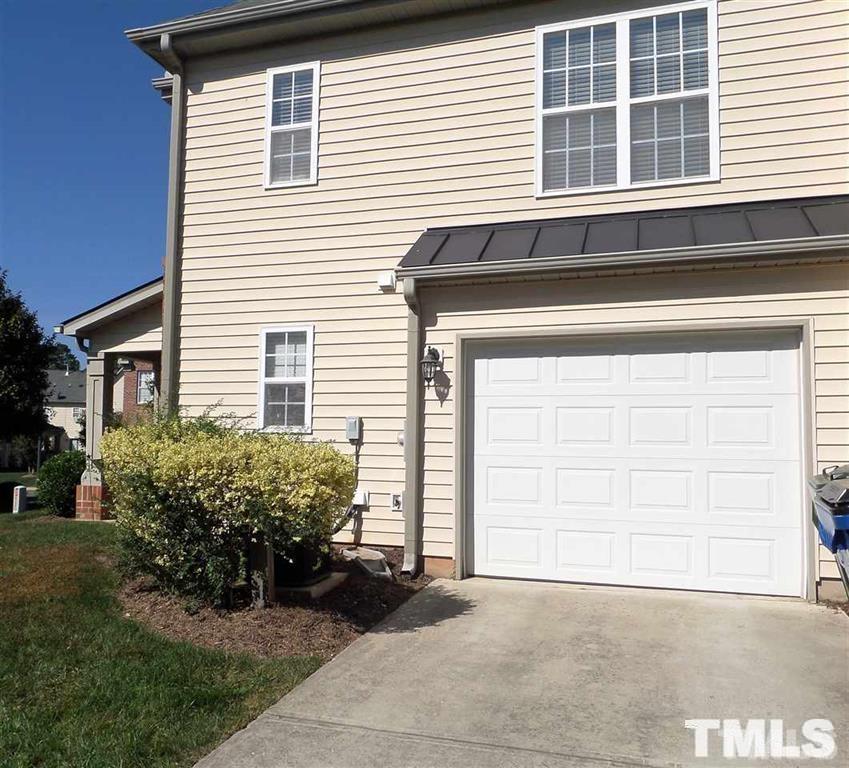 9813 Layla Avenue Property Photo 3