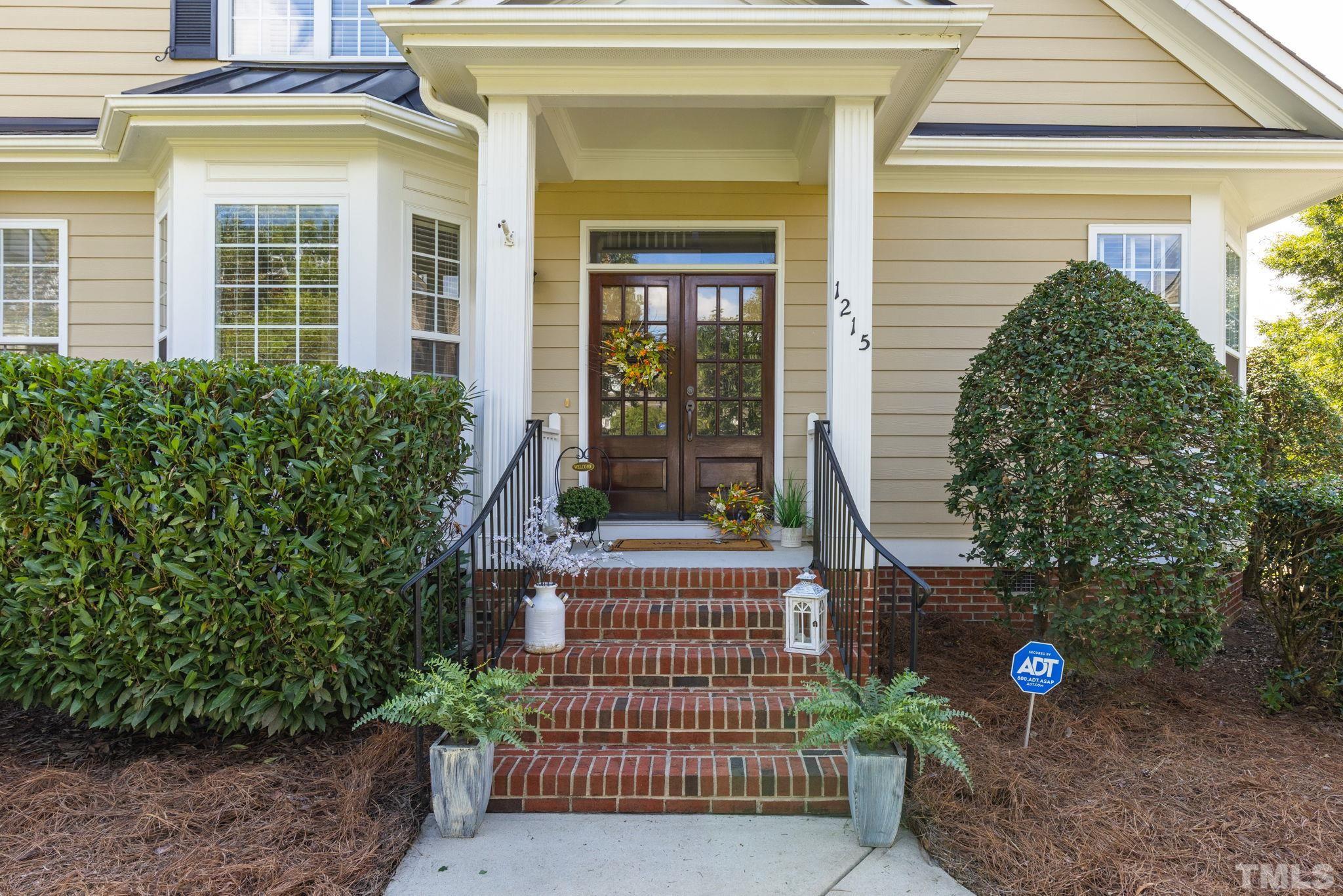 1215 Fairview Club Drive Property Photo 2