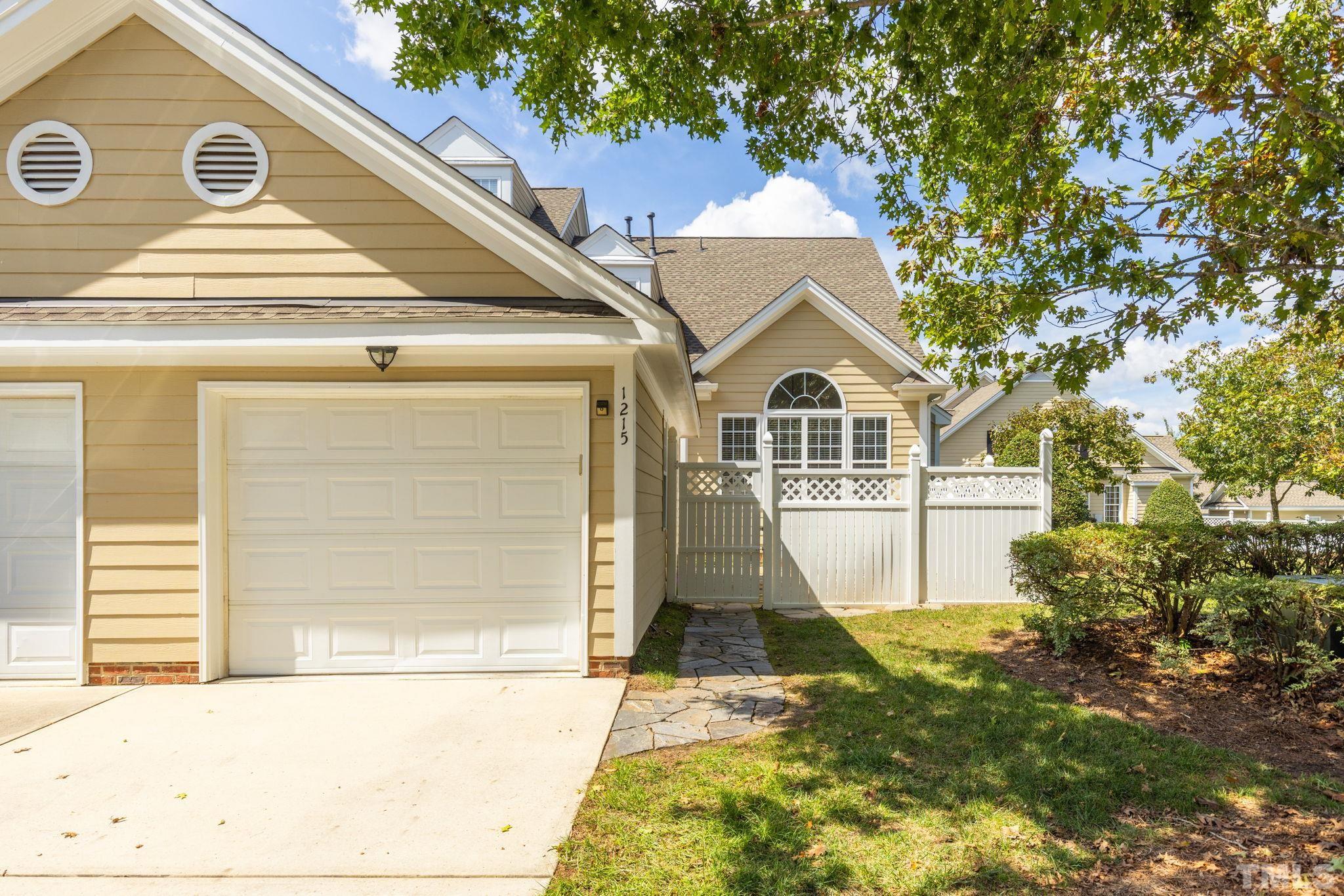 1215 Fairview Club Drive Property Photo 6