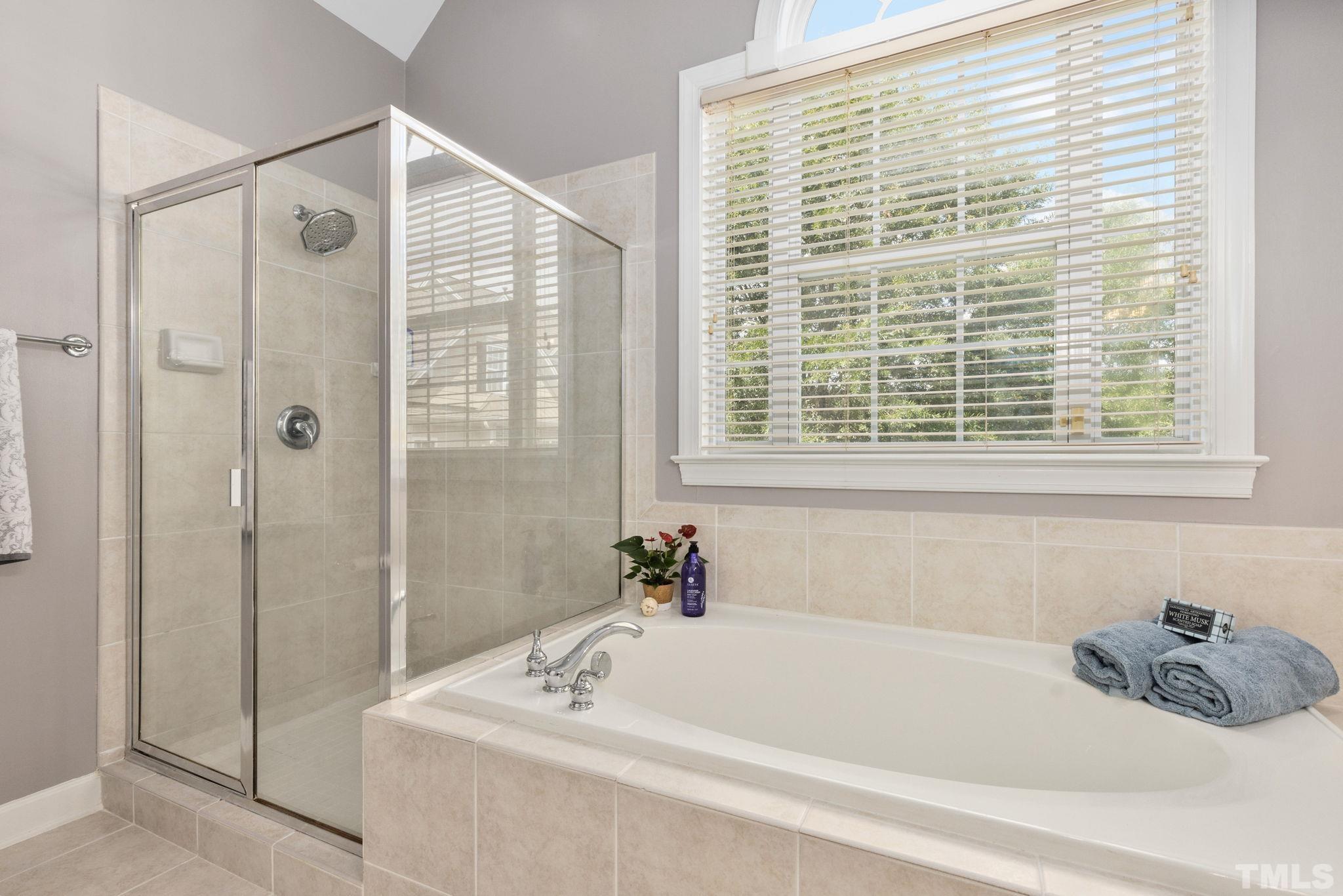 1215 Fairview Club Drive Property Photo 23