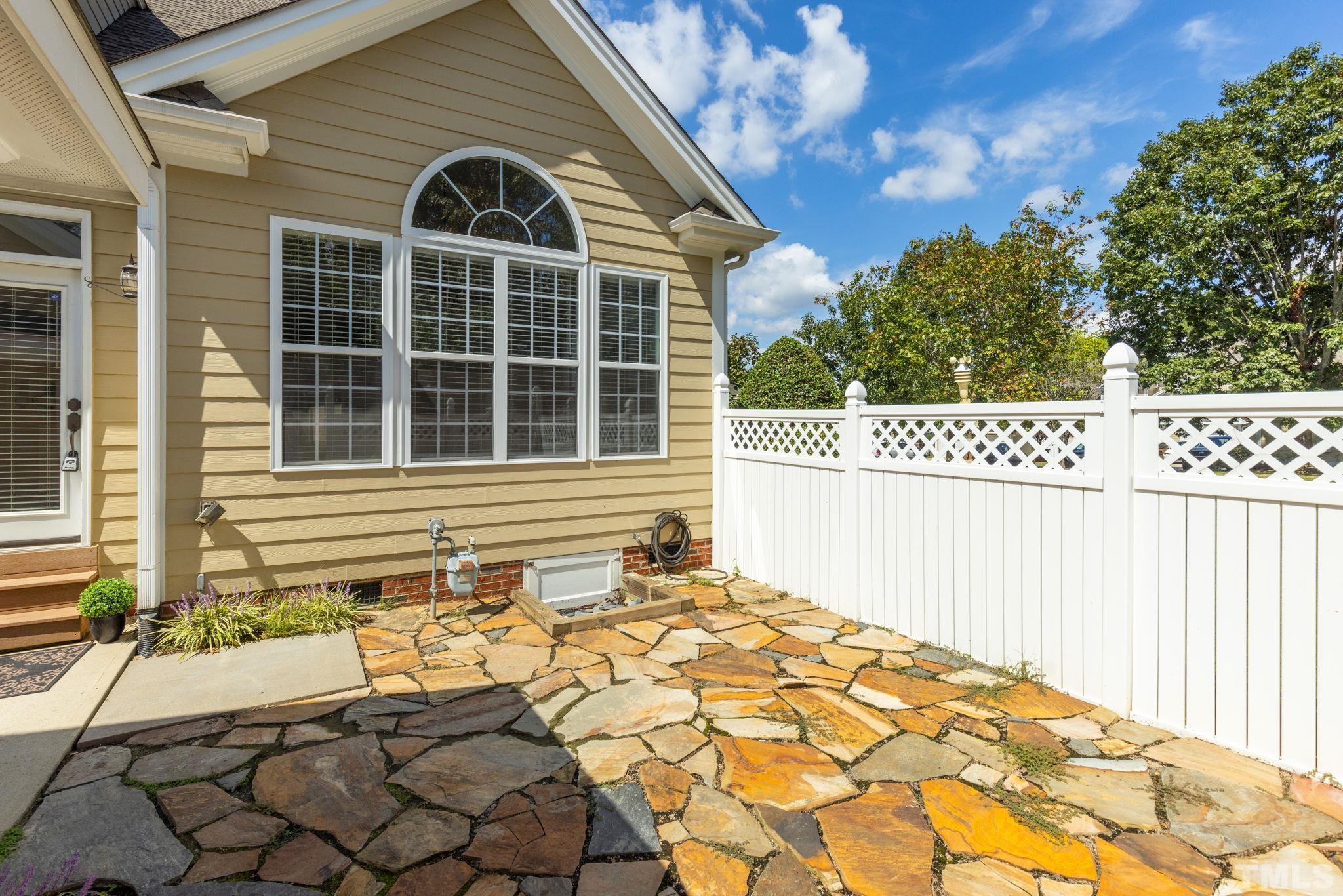 1215 Fairview Club Drive Property Photo 28